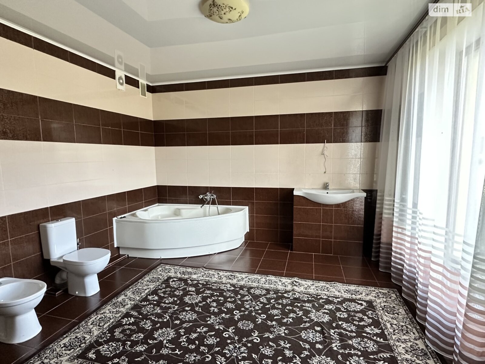 двухэтажный дом, 300 кв. м, кирпич. Продажа в Хмельницком район Лезневое фото 1 двухэтажный дом, 300 кв. м, кирпич. Продажа в Хмельницком район Лезневое фото 1