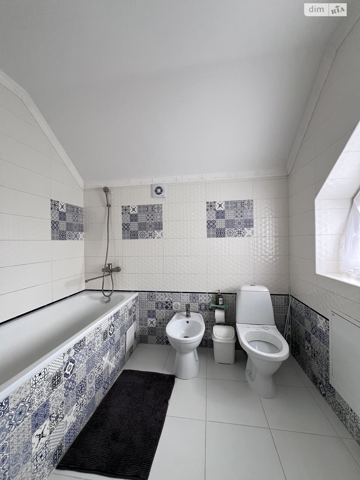 двоповерховий будинок з гаражем, 168 кв. м, цегла. Продаж в Хмельницькому, район Лезневе фото 1 двоповерховий будинок з гаражем, 168 кв. м, цегла. Продаж в Хмельницькому, район Лезневе фото 1