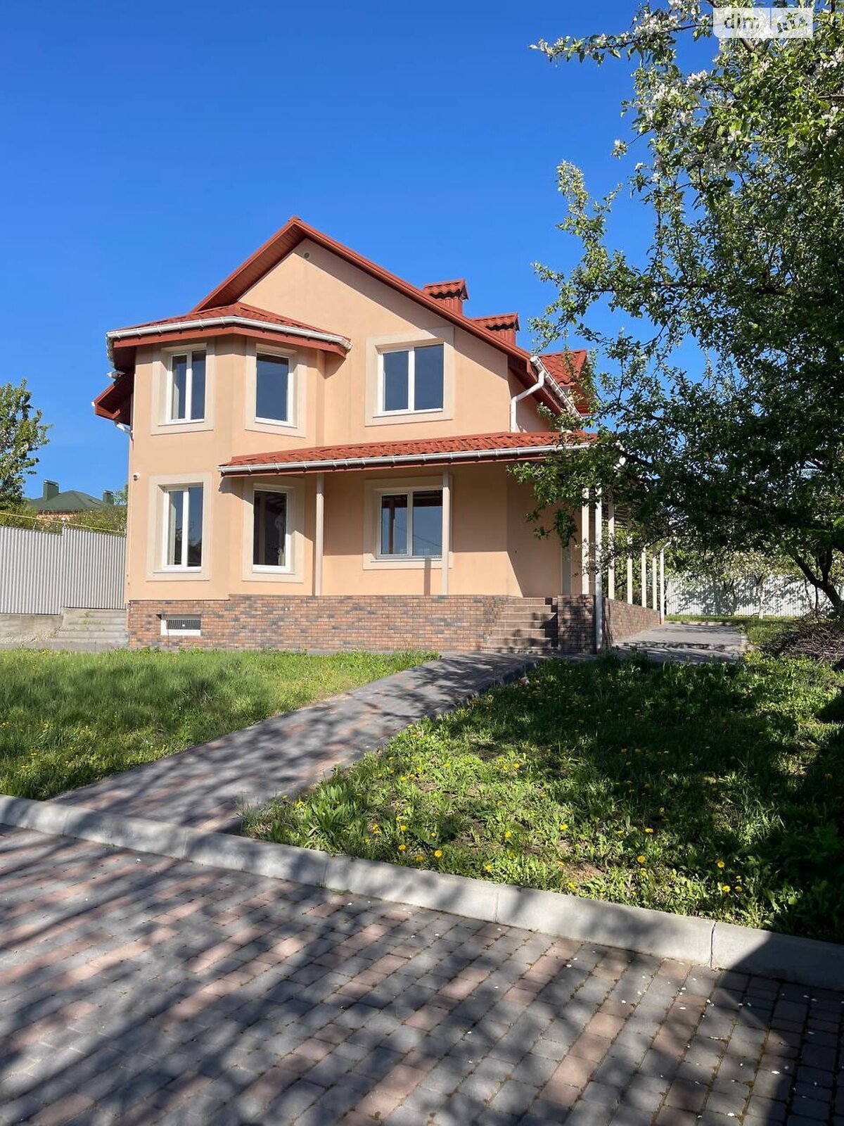 двоповерховий будинок з верандою, 283 кв. м, цегла. Продаж в Хмельницькому, район Лезневе фото 1 двоповерховий будинок з верандою, 283 кв. м, цегла. Продаж в Хмельницькому, район Лезневе фото 1