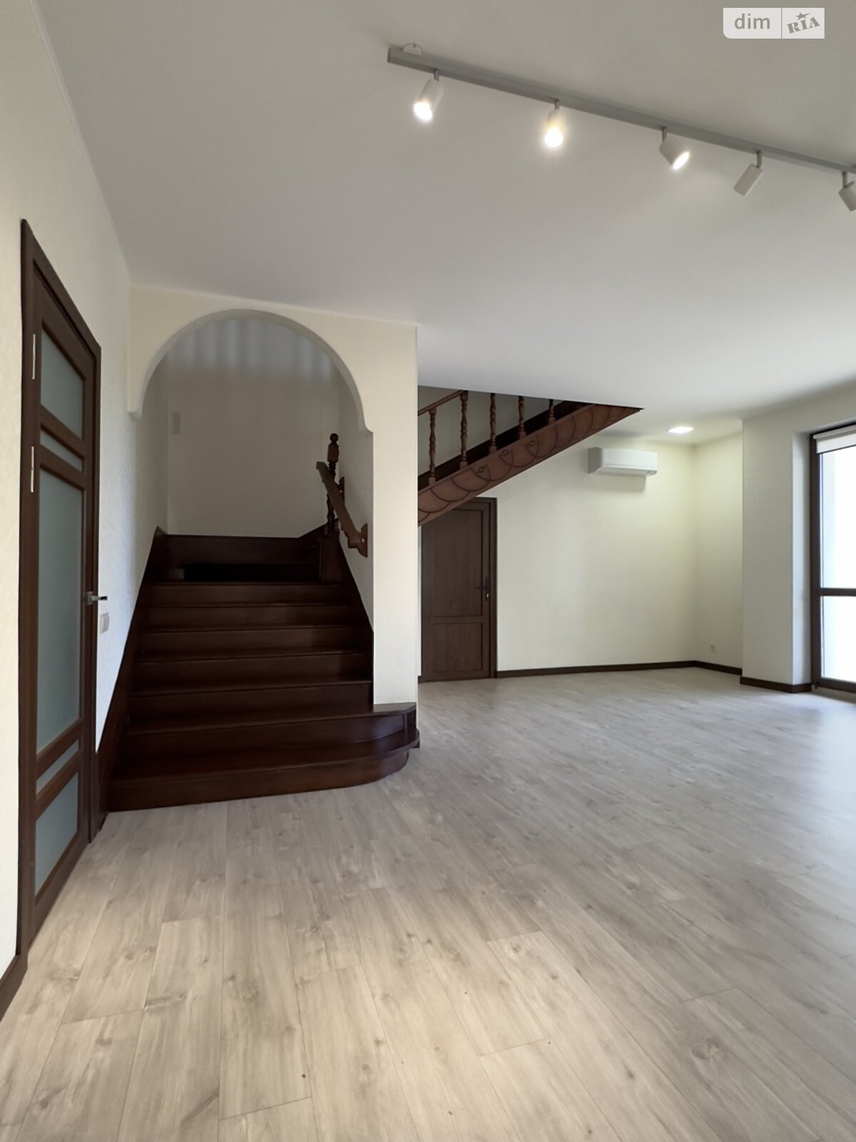 двоповерховий будинок з верандою, 343.5 кв. м, цегла. Продаж в Хмельницькому, район Лезневе фото 1 двоповерховий будинок з верандою, 343.5 кв. м, цегла. Продаж в Хмельницькому, район Лезневе фото 1