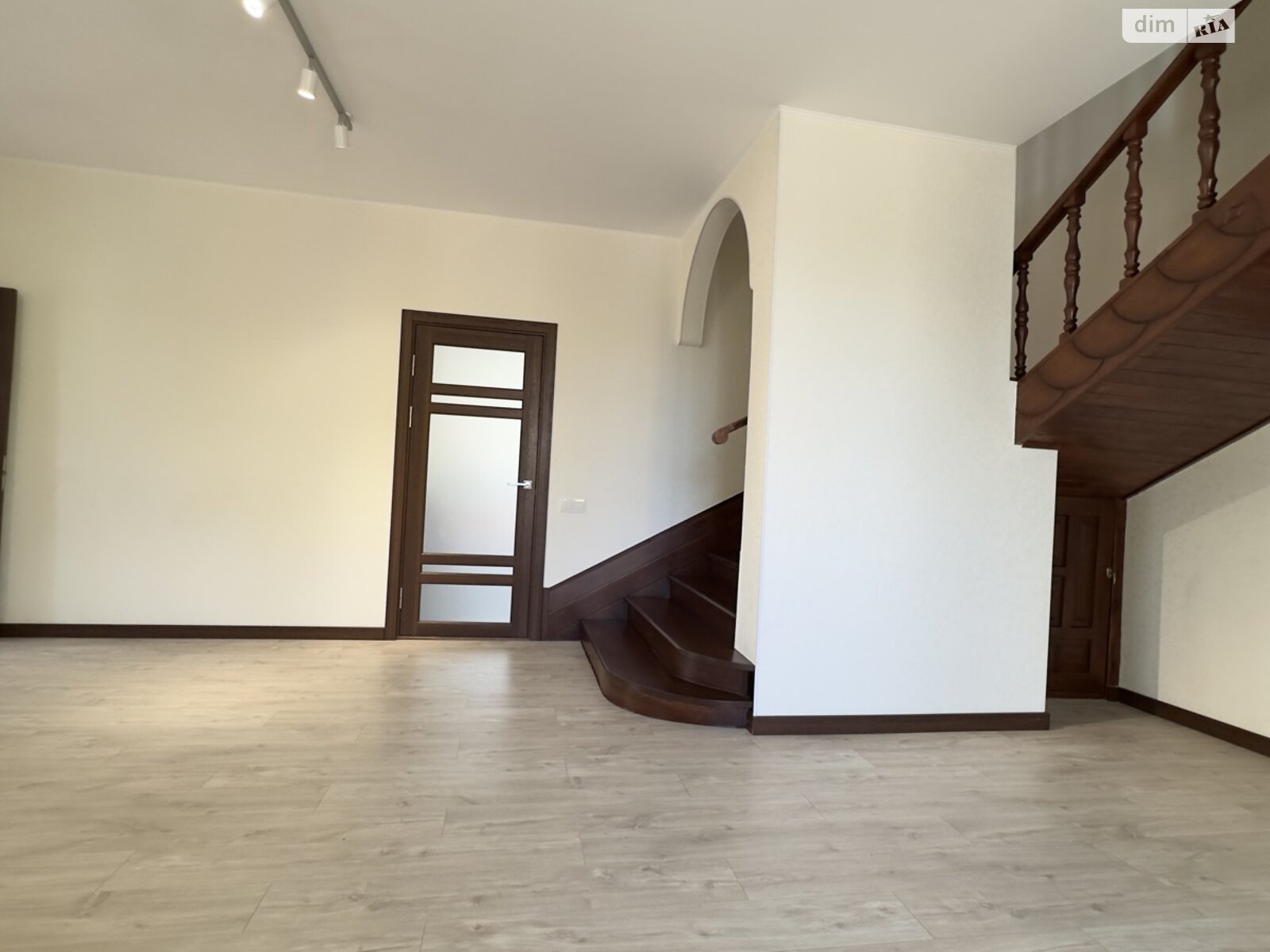 двоповерховий будинок з верандою, 343.5 кв. м, цегла. Продаж в Хмельницькому, район Лезневе фото 1 двоповерховий будинок з верандою, 343.5 кв. м, цегла. Продаж в Хмельницькому, район Лезневе фото 1