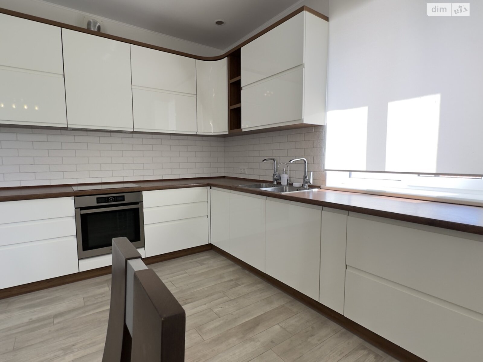 двоповерховий будинок з верандою, 343.5 кв. м, цегла. Продаж в Хмельницькому, район Лезневе фото 1 двоповерховий будинок з верандою, 343.5 кв. м, цегла. Продаж в Хмельницькому, район Лезневе фото 1