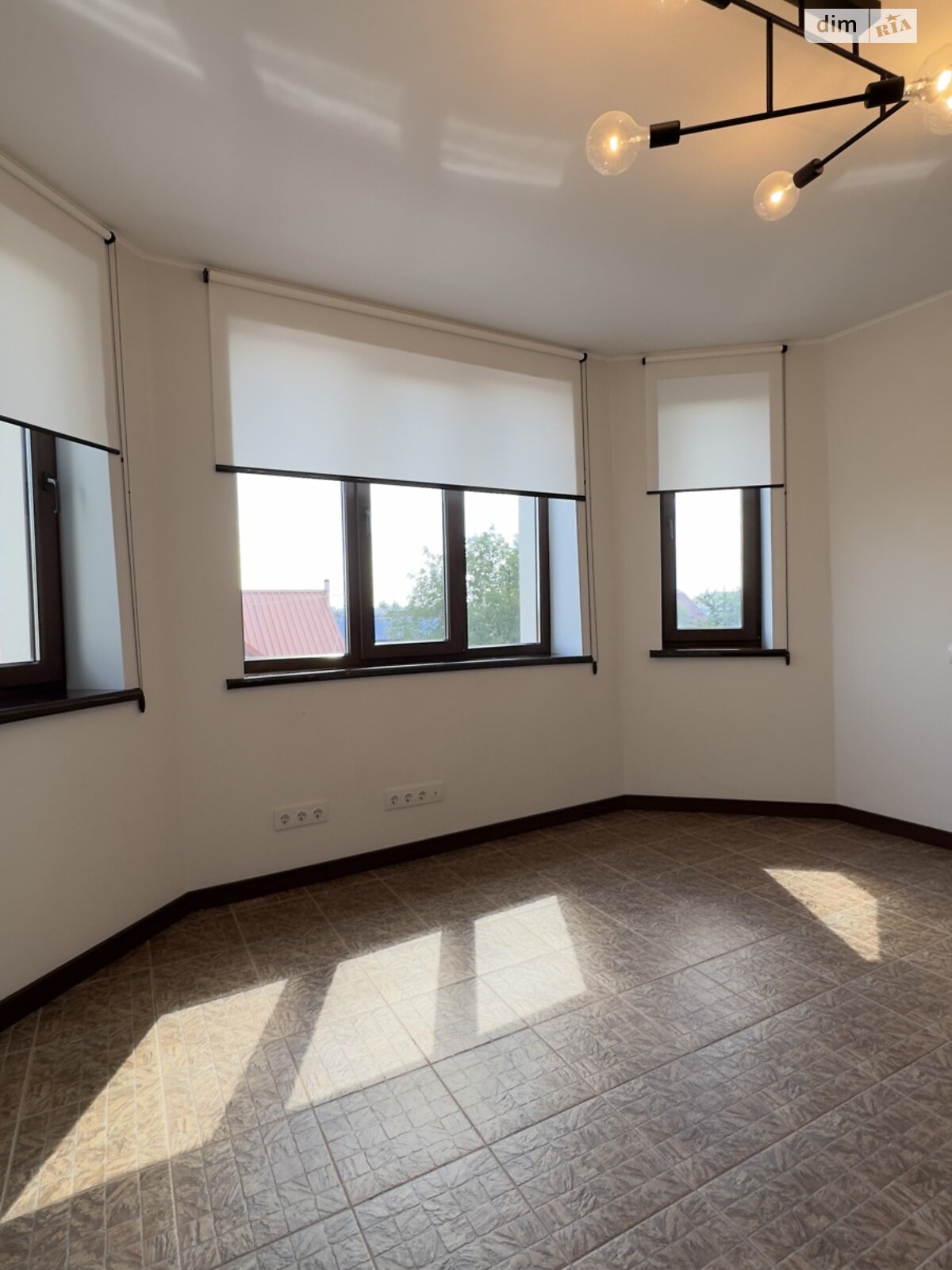 двоповерховий будинок з верандою, 343.5 кв. м, цегла. Продаж в Хмельницькому, район Лезневе фото 1 двоповерховий будинок з верандою, 343.5 кв. м, цегла. Продаж в Хмельницькому, район Лезневе фото 1