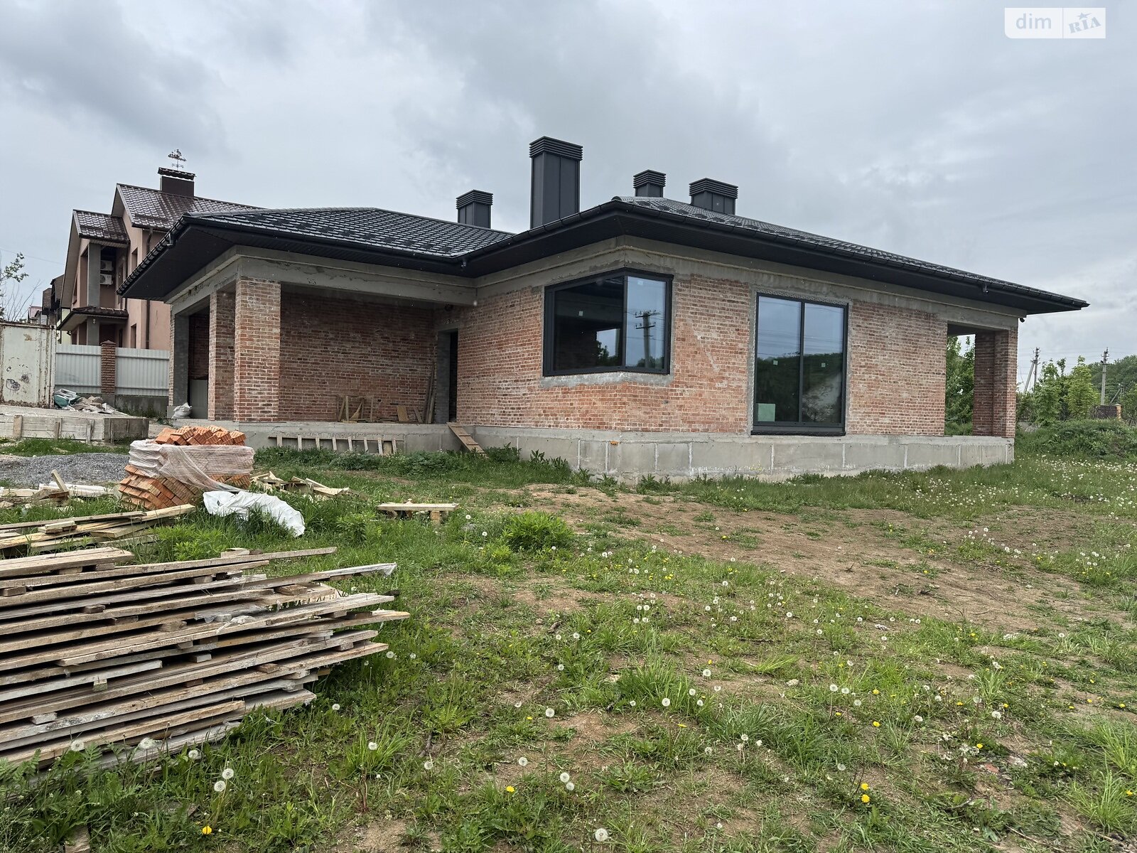 одноповерховий будинок з гаражем, 210 кв. м, кирпич. Продаж у Лісових Гринівцях фото 1 одноповерховий будинок з гаражем, 210 кв. м, кирпич. Продаж у Лісових Гринівцях фото 1