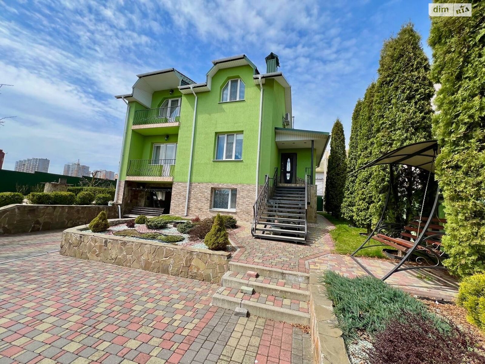 двоповерховий будинок з гаражем, 200.7 кв. м, цегла. Продаж в Хмельницькому, район Отрадне фото 1 двоповерховий будинок з гаражем, 200.7 кв. м, цегла. Продаж в Хмельницькому, район Отрадне фото 1