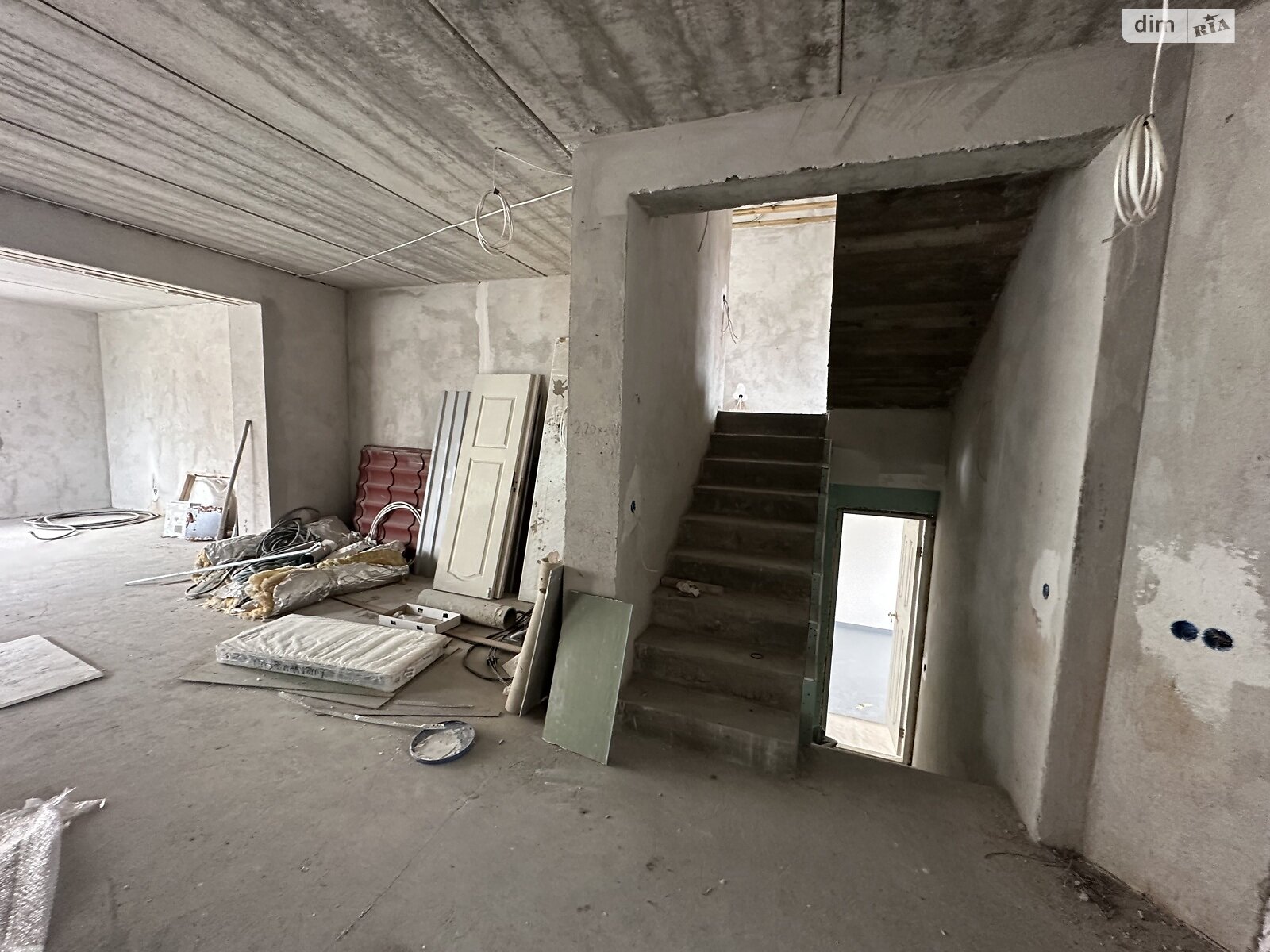 четырехэтажный дом с гаражом, 200 кв. м, кирпич. Продажа в Хмельницком район Озёрный фото 1 четырехэтажный дом с гаражом, 200 кв. м, кирпич. Продажа в Хмельницком район Озёрный фото 1