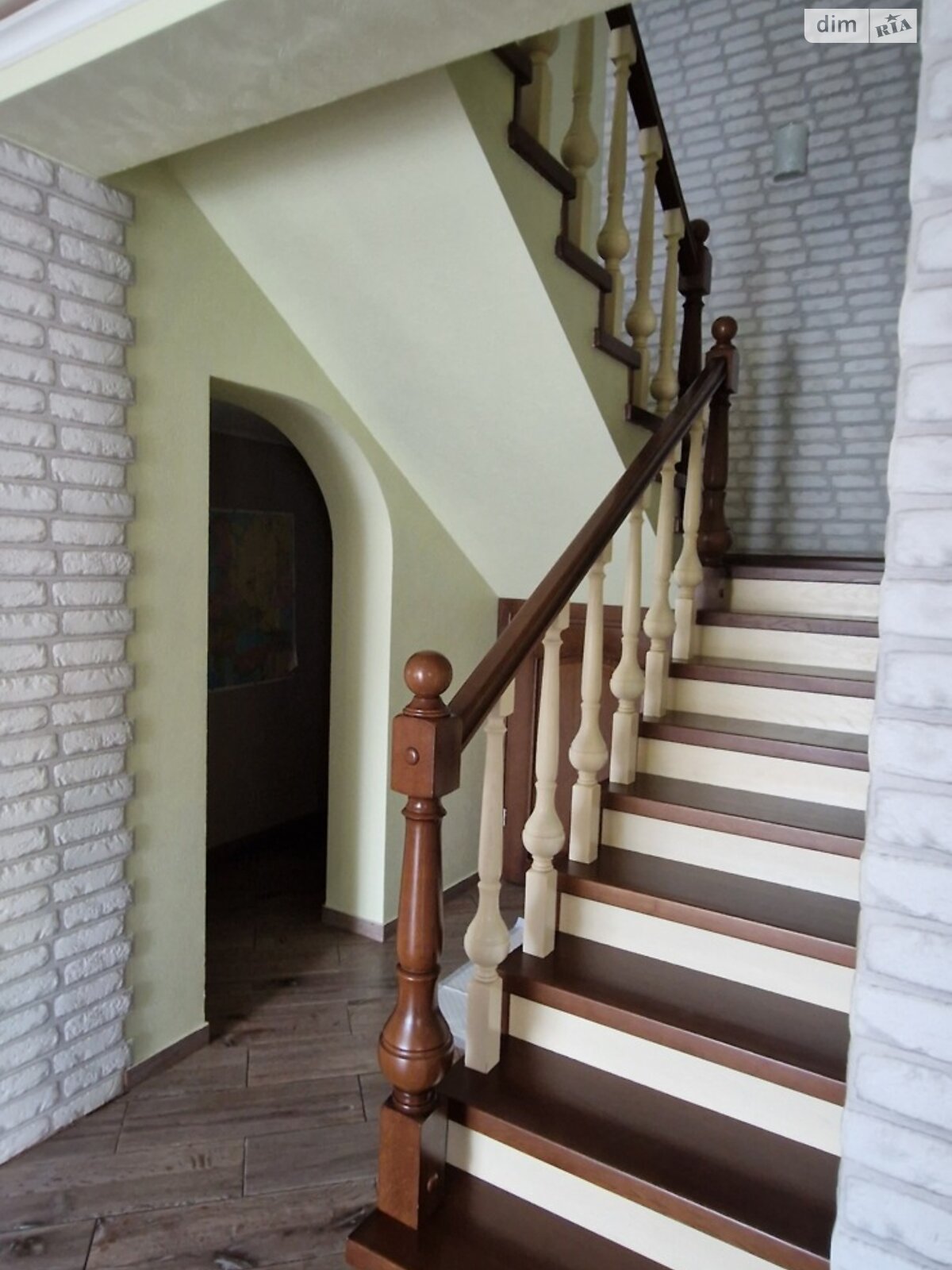 двухэтажный дом с балконом, 200 кв. м, кирпич. Продажа в Хмельницком фото 1 двухэтажный дом с балконом, 200 кв. м, кирпич. Продажа в Хмельницком фото 1