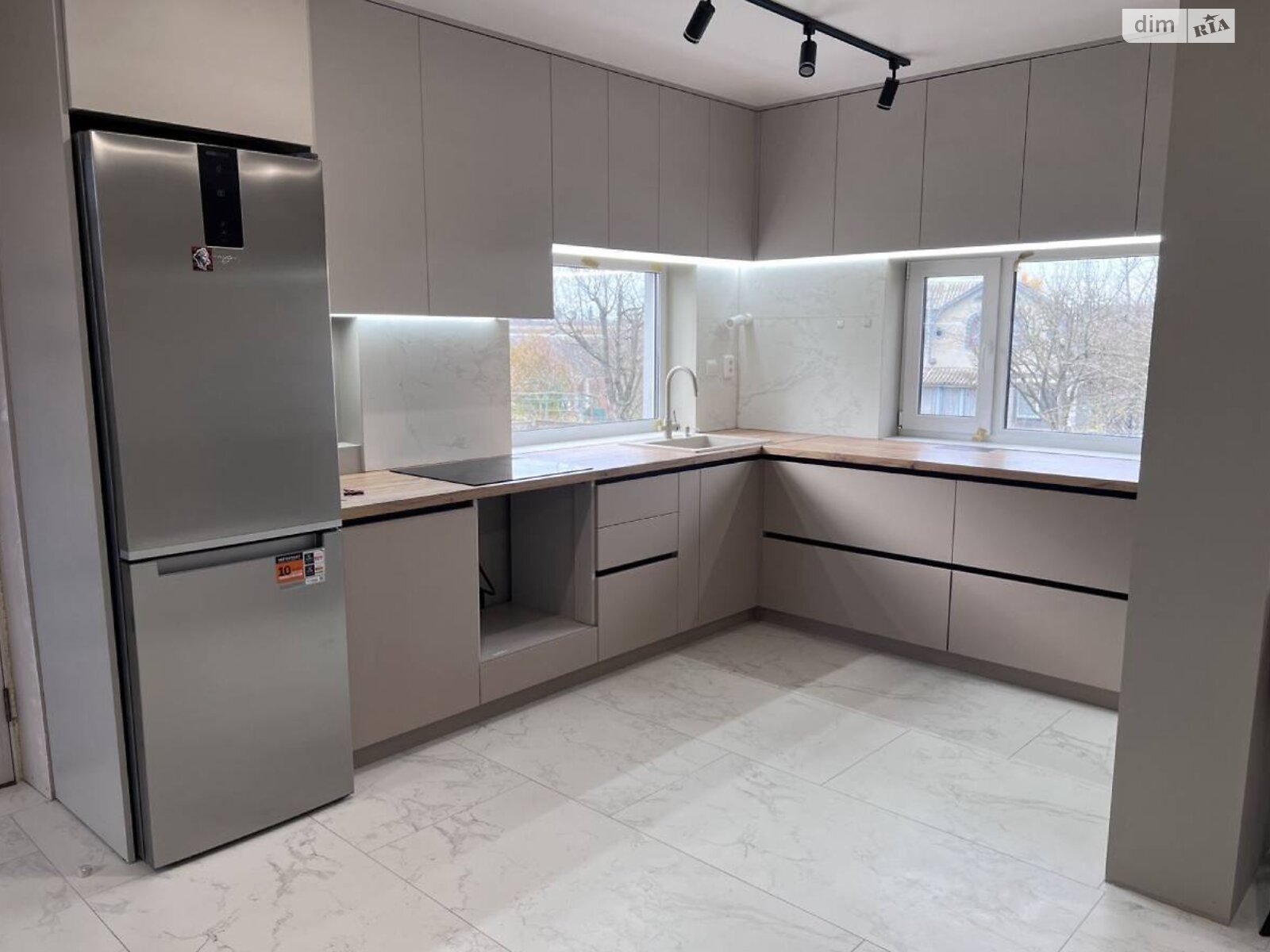 двухэтажный дом с балконом, 67 кв. м, кирпич. Продажа в Хмельницком район Центр фото 1 двухэтажный дом с балконом, 67 кв. м, кирпич. Продажа в Хмельницком район Центр фото 1