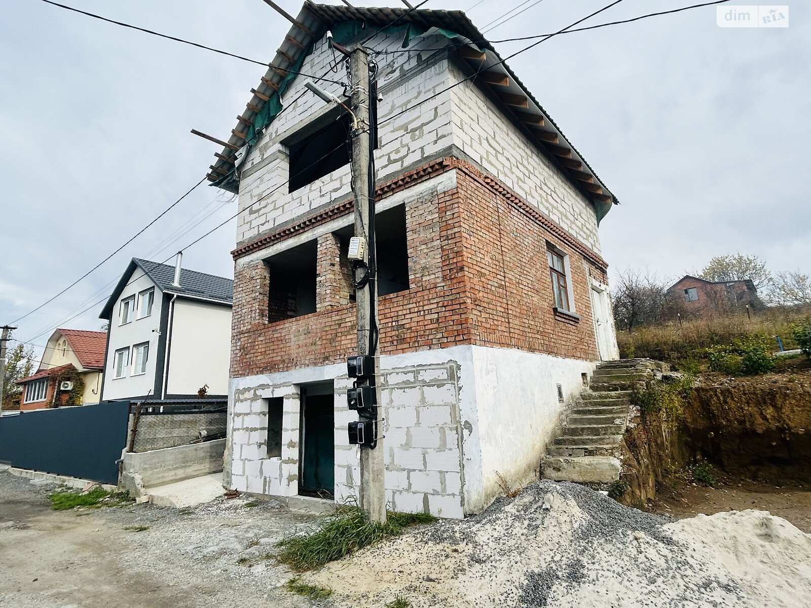 трехэтажный дом, 120 кв. м, кирпич. Продажа в Хмельницком район Центр фото 1 трехэтажный дом, 120 кв. м, кирпич. Продажа в Хмельницком район Центр фото 1