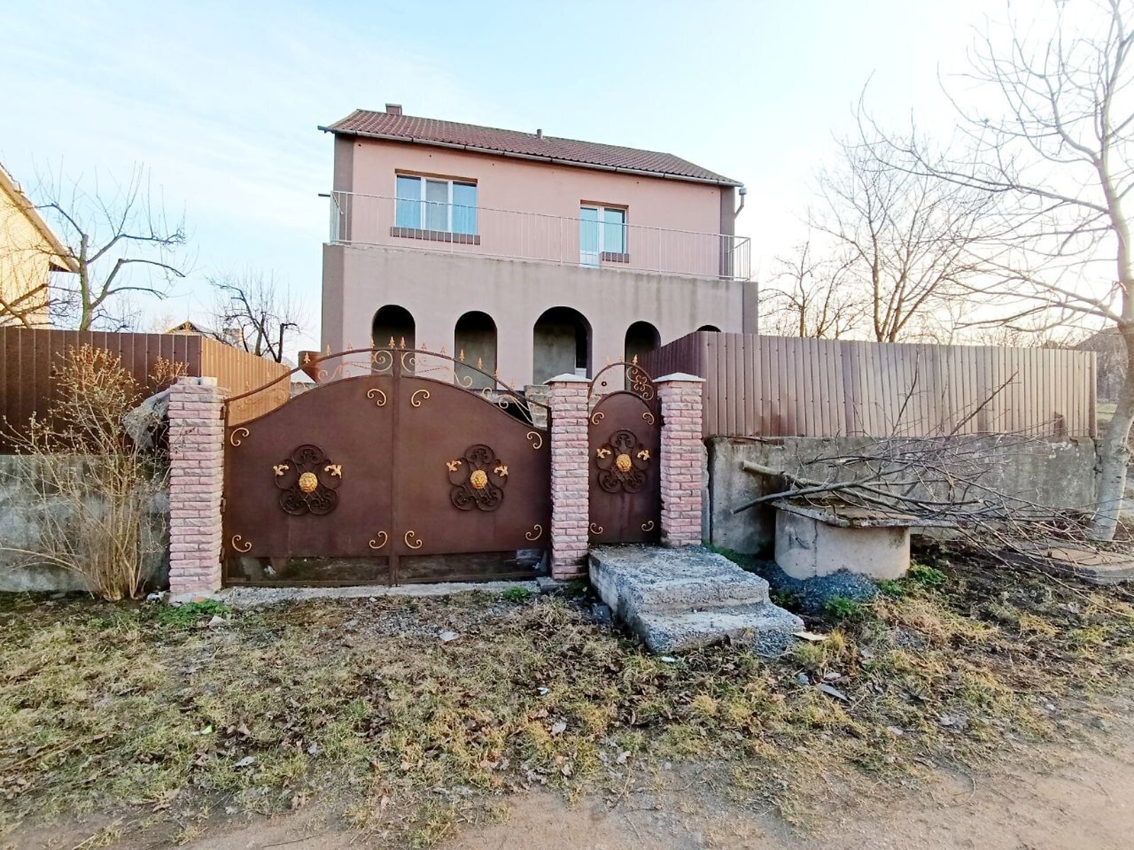 двоповерховий будинок з гаражем, 240.9 кв. м, цегла. Продаж в Хмельницькому, район Центр фото 1 двоповерховий будинок з гаражем, 240.9 кв. м, цегла. Продаж в Хмельницькому, район Центр фото 1
