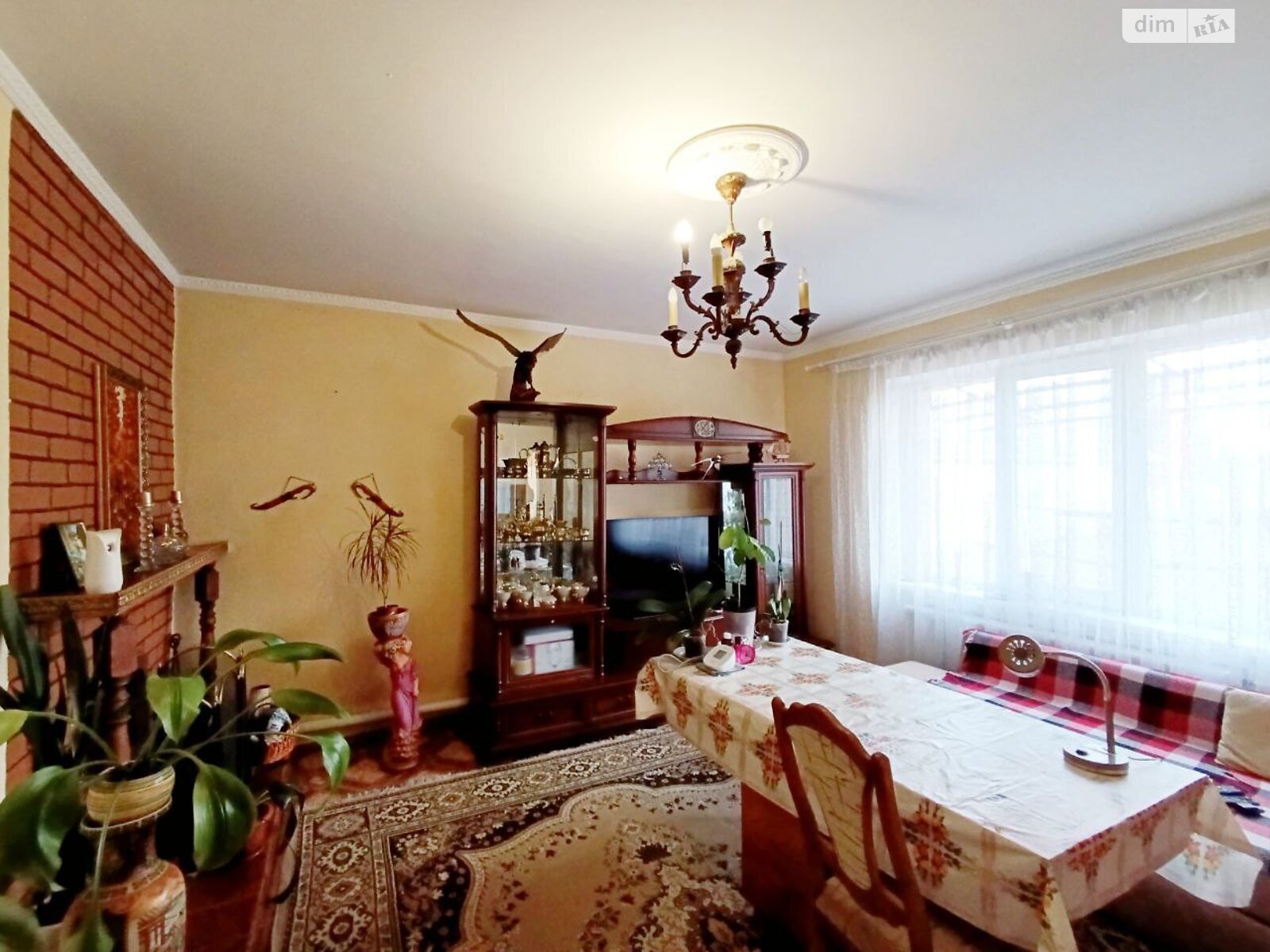 двоповерховий будинок з гаражем, 240.9 кв. м, цегла. Продаж в Хмельницькому, район Центр фото 1 двоповерховий будинок з гаражем, 240.9 кв. м, цегла. Продаж в Хмельницькому, район Центр фото 1