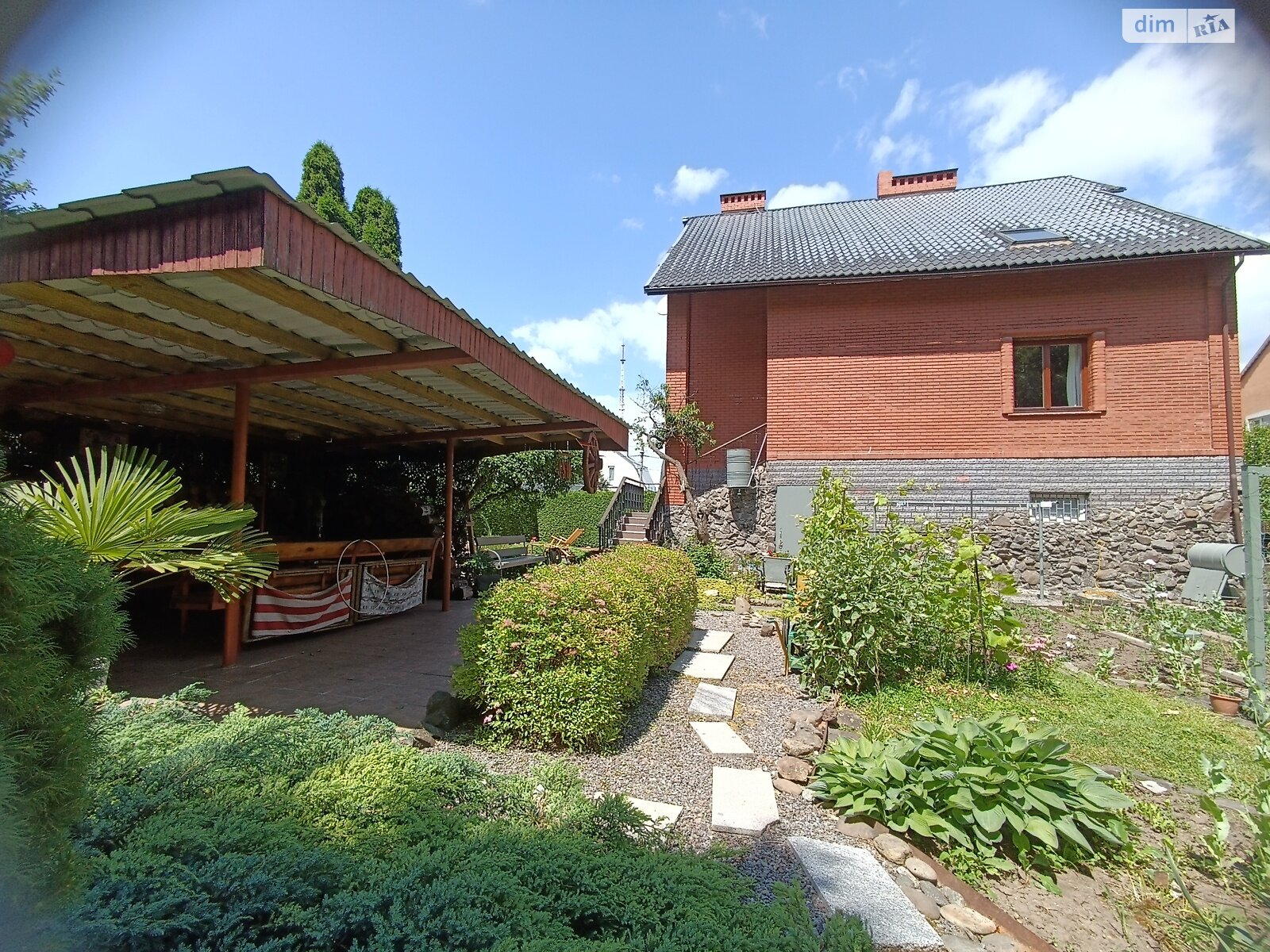 трехэтажный дом с гаражом, 410.8 кв. м, кирпич. Продажа в Хмельницком район Выставка фото 1 трехэтажный дом с гаражом, 410.8 кв. м, кирпич. Продажа в Хмельницком район Выставка фото 1