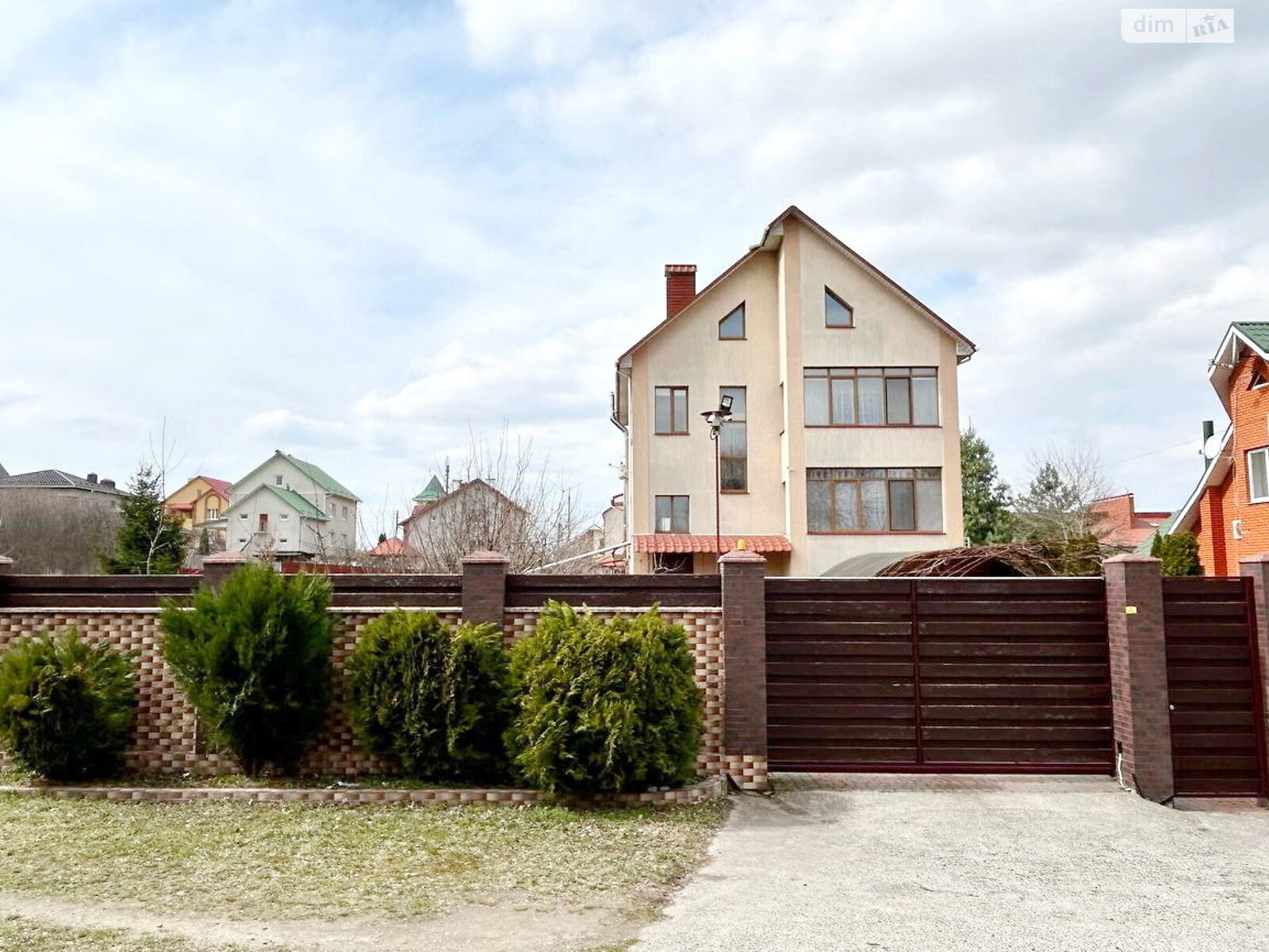 двухэтажный дом с гаражом, 282 кв. м, кирпич. Продажа в Хмельницком район Юго-Западный фото 1 двухэтажный дом с гаражом, 282 кв. м, кирпич. Продажа в Хмельницком район Юго-Западный фото 1