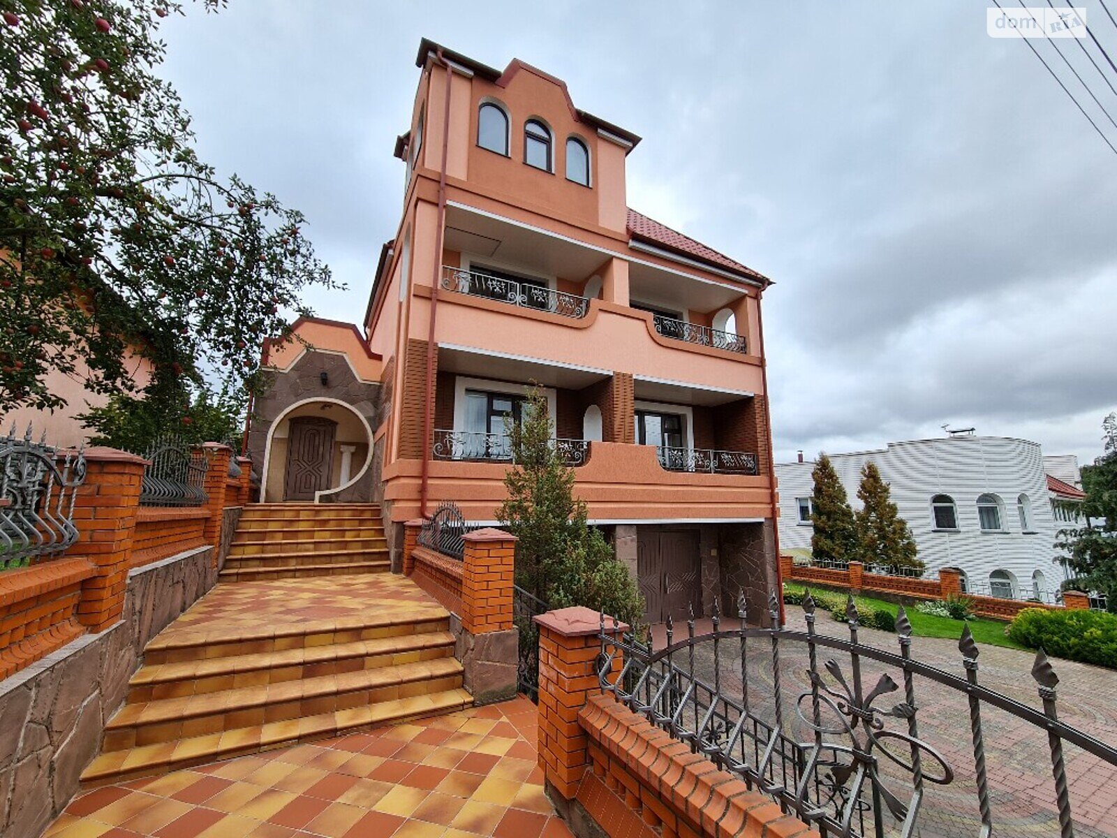 двоповерховий будинок з опаленням, 246.4 кв. м, цегла. Продаж в Хмельницькому, район Південно-Західний фото 1 двоповерховий будинок з опаленням, 246.4 кв. м, цегла. Продаж в Хмельницькому, район Південно-Західний фото 1
