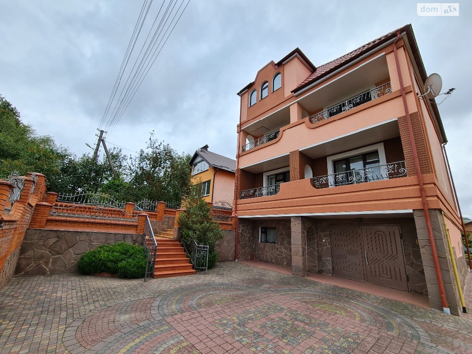 двоповерховий будинок з опаленням, 246.4 кв. м, цегла. Продаж в Хмельницькому, район Південно-Західний фото 1 двоповерховий будинок з опаленням, 246.4 кв. м, цегла. Продаж в Хмельницькому, район Південно-Західний фото 1