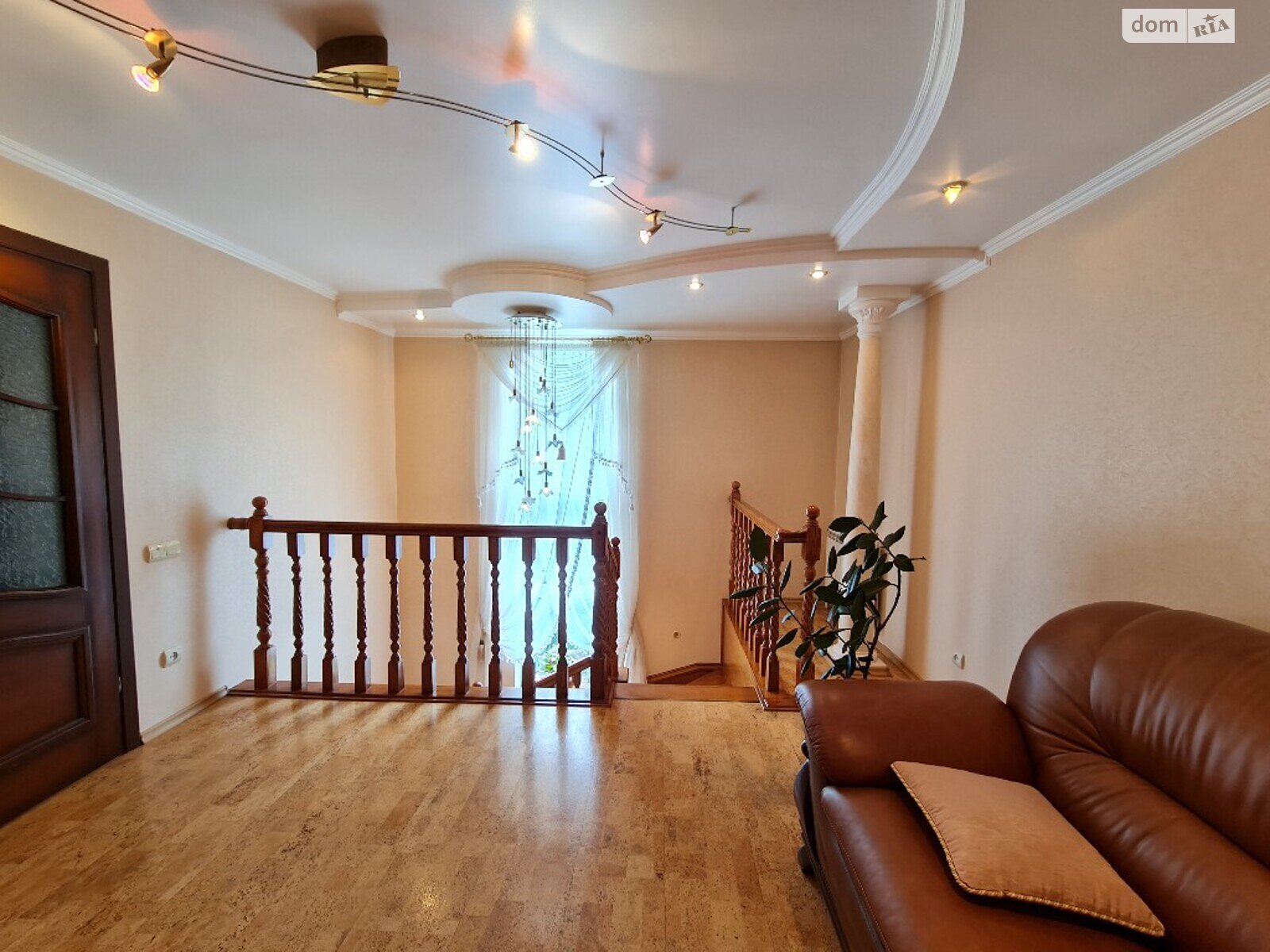 двоповерховий будинок з опаленням, 246.4 кв. м, цегла. Продаж в Хмельницькому, район Південно-Західний фото 1 двоповерховий будинок з опаленням, 246.4 кв. м, цегла. Продаж в Хмельницькому, район Південно-Західний фото 1