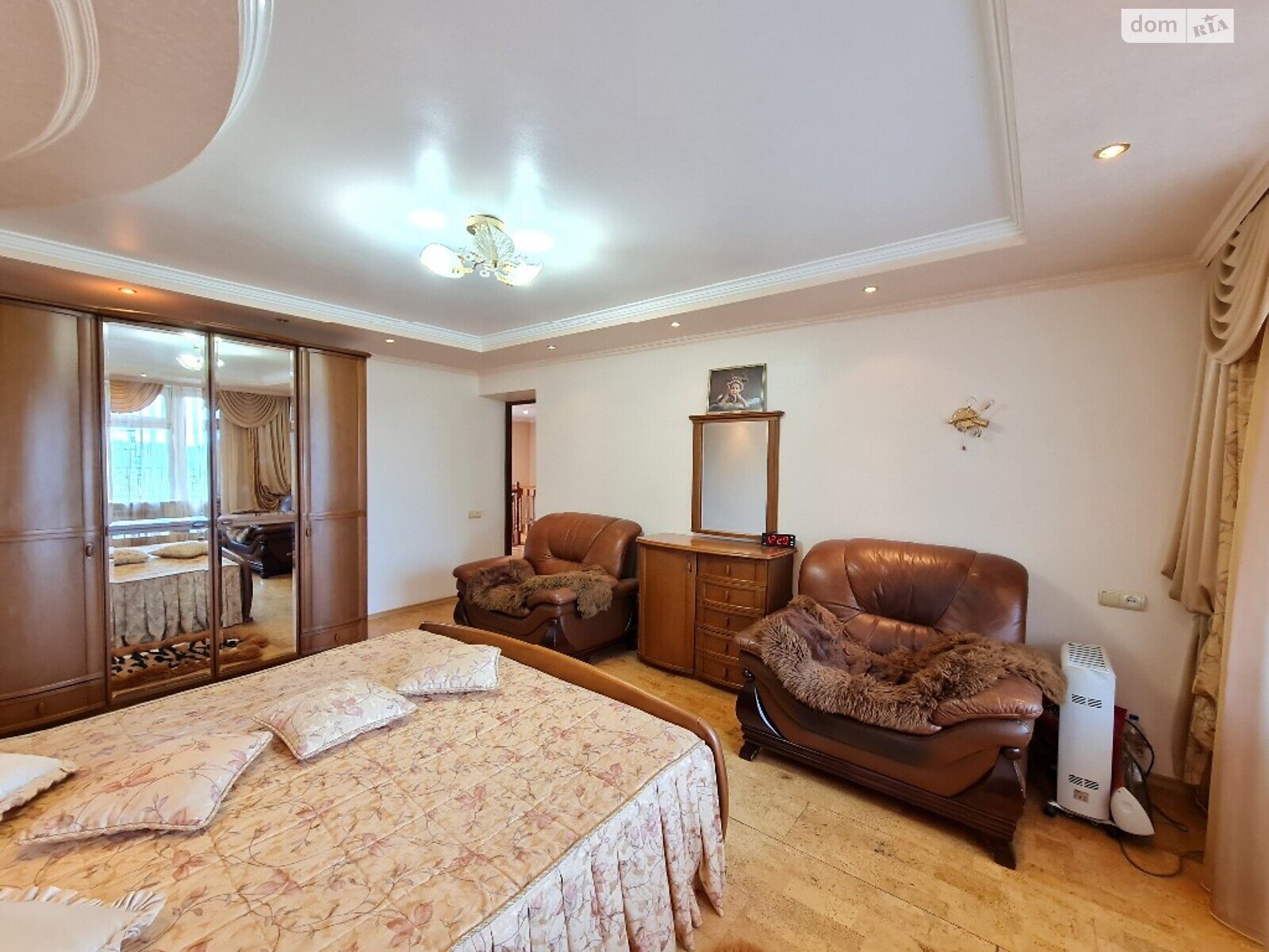 двоповерховий будинок з опаленням, 246.4 кв. м, цегла. Продаж в Хмельницькому, район Південно-Західний фото 1 двоповерховий будинок з опаленням, 246.4 кв. м, цегла. Продаж в Хмельницькому, район Південно-Західний фото 1