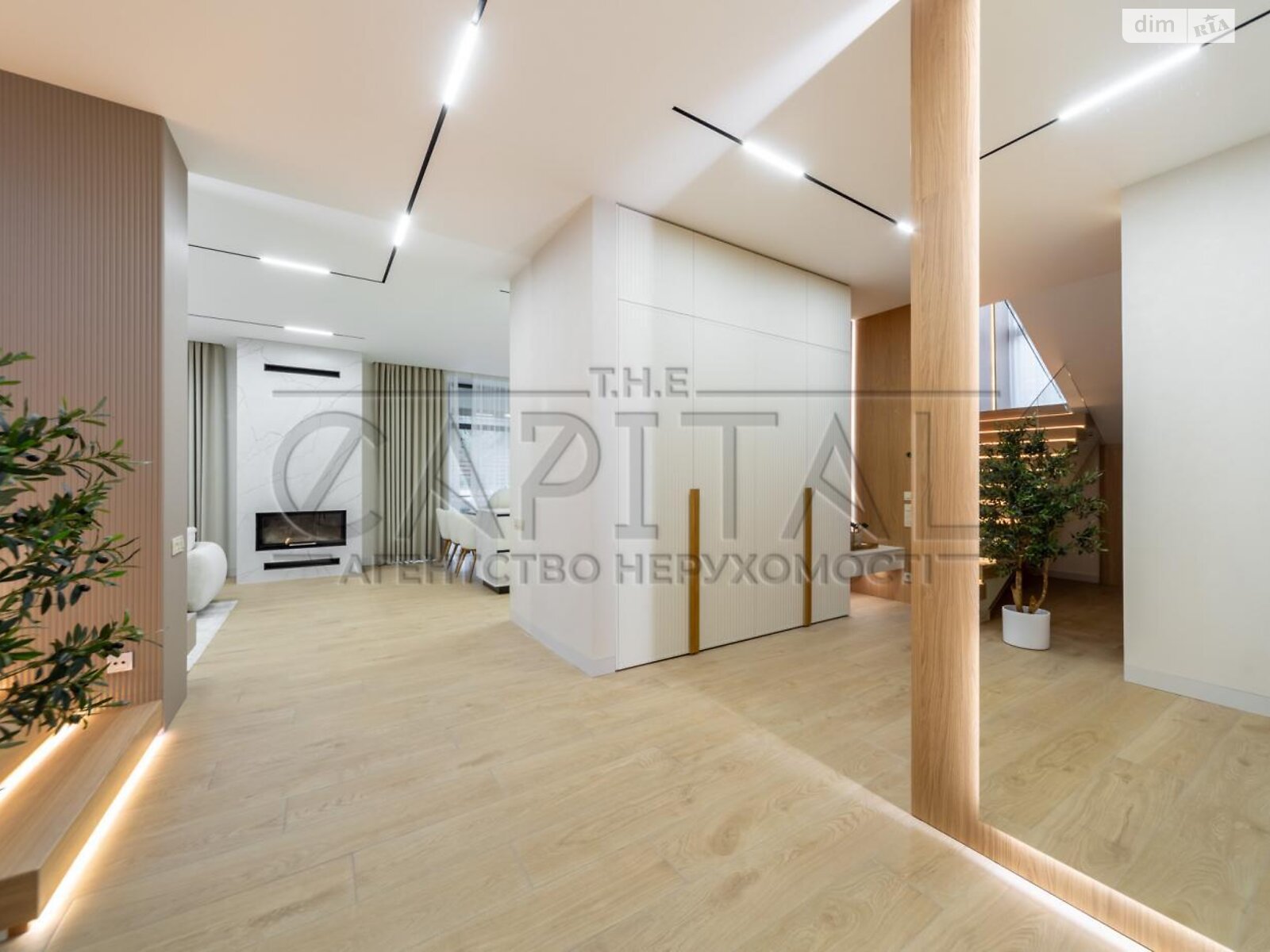 двухэтажный дом с ремонтом, 245 кв. м, кирпич. Продажа в Ходосовке фото 1