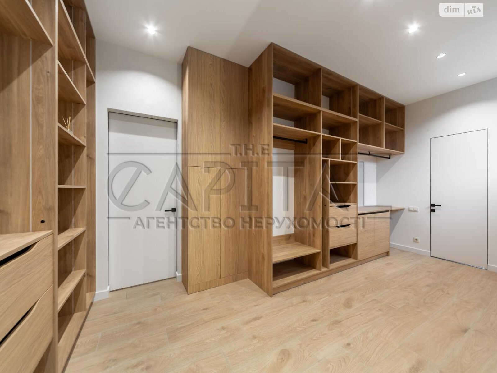 двухэтажный дом с ремонтом, 245 кв. м, кирпич. Продажа в Ходосовке фото 1