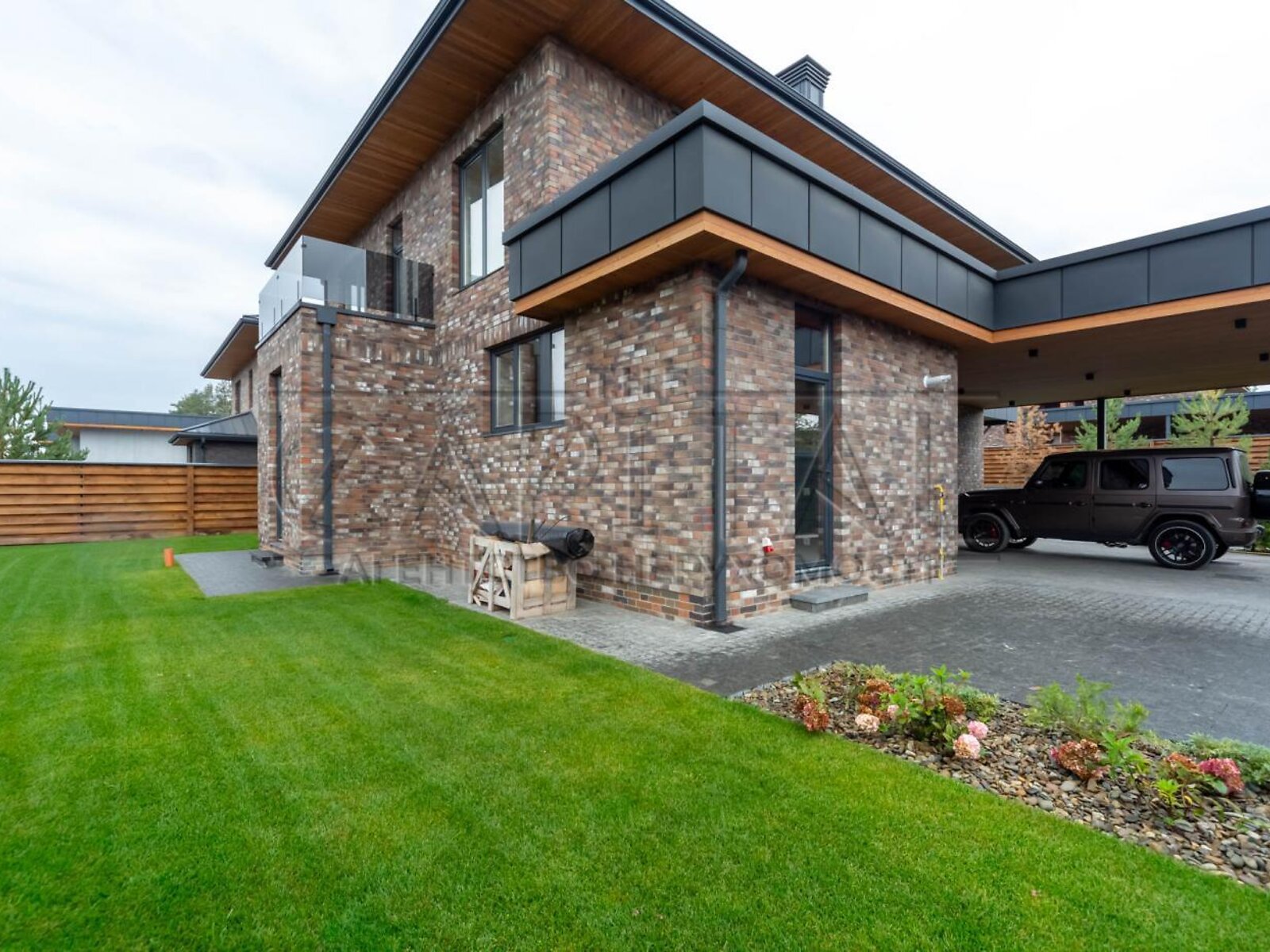 двухэтажный дом с ремонтом, 245 кв. м, кирпич. Продажа в Ходосовке фото 1