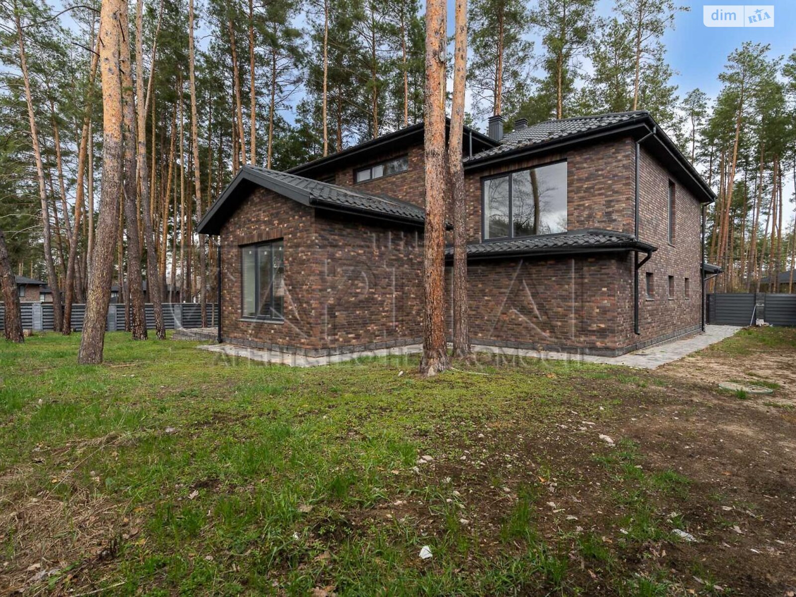 двухэтажный дом с мансардой, 332 кв. м, кирпич. Продажа в Ходосовке фото 1 двухэтажный дом с мансардой, 332 кв. м, кирпич. Продажа в Ходосовке фото 1