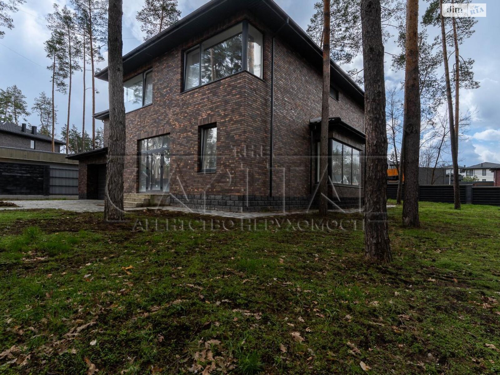 двухэтажный дом с мансардой, 332 кв. м, кирпич. Продажа в Ходосовке фото 1 двухэтажный дом с мансардой, 332 кв. м, кирпич. Продажа в Ходосовке фото 1
