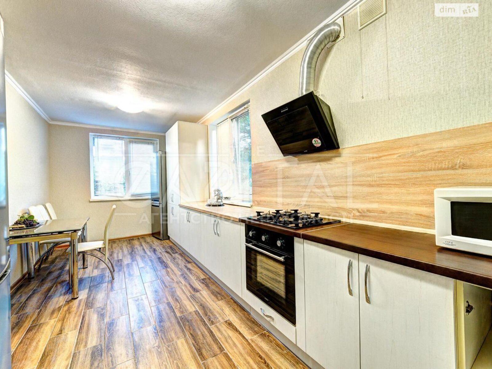 трехэтажный дом с верандой, 312 кв. м, кирпич. Продажа в Ходосовке фото 1 трехэтажный дом с верандой, 312 кв. м, кирпич. Продажа в Ходосовке фото 1
