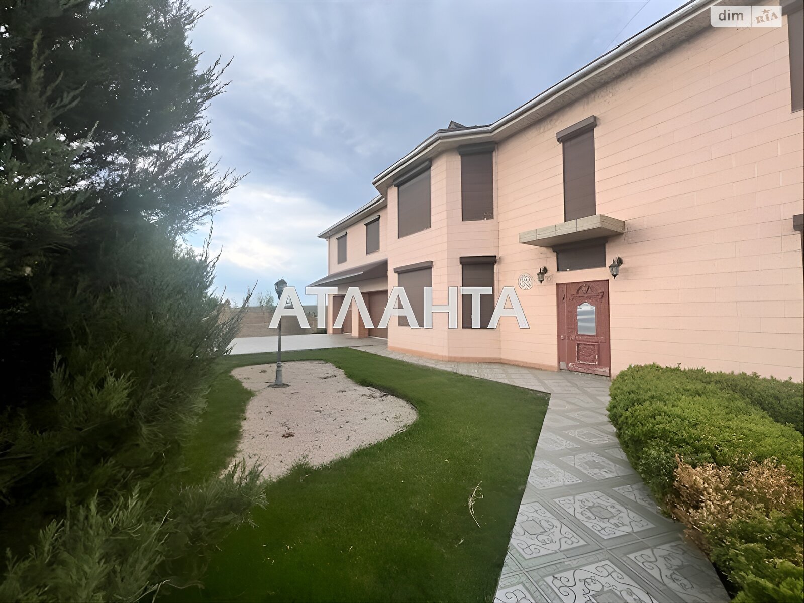 двухэтажный дом беседка, 545.3 кв. м, кирпич. Продажа в Хоминке фото 1 двухэтажный дом беседка, 545.3 кв. м, кирпич. Продажа в Хоминке фото 1