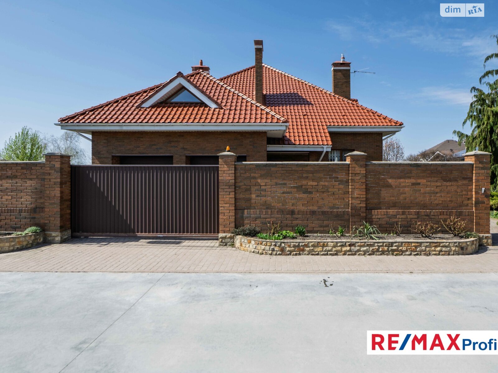 двоповерховий будинок з гаражем, 260 кв. м, цегла. Продаж у Хотові фото 1 двоповерховий будинок з гаражем, 260 кв. м, цегла. Продаж у Хотові фото 1