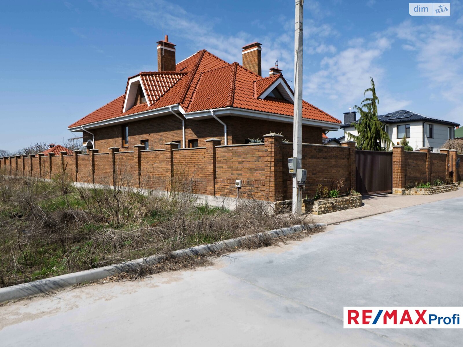 двоповерховий будинок з гаражем, 260 кв. м, цегла. Продаж у Хотові фото 1 двоповерховий будинок з гаражем, 260 кв. м, цегла. Продаж у Хотові фото 1