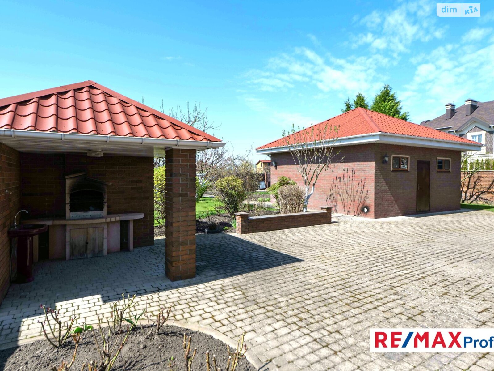 двоповерховий будинок з гаражем, 260 кв. м, цегла. Продаж у Хотові фото 1 двоповерховий будинок з гаражем, 260 кв. м, цегла. Продаж у Хотові фото 1
