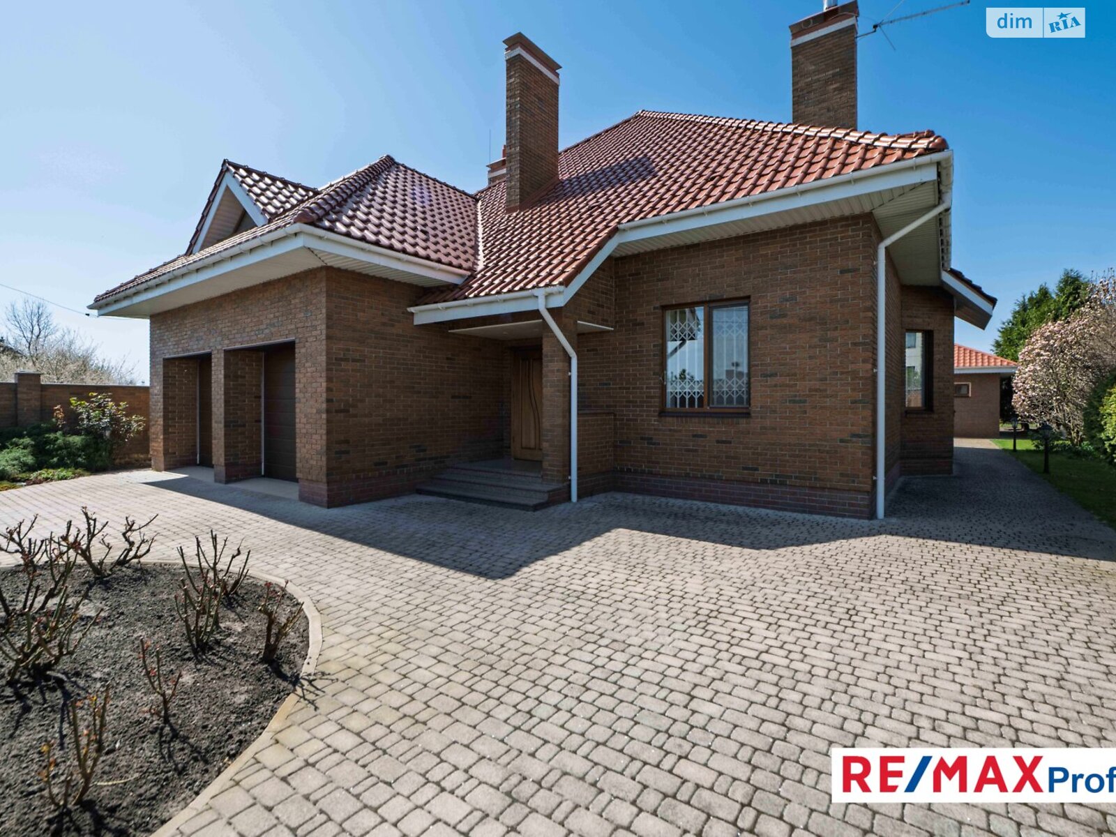 двоповерховий будинок з гаражем, 260 кв. м, цегла. Продаж у Хотові фото 1 двоповерховий будинок з гаражем, 260 кв. м, цегла. Продаж у Хотові фото 1