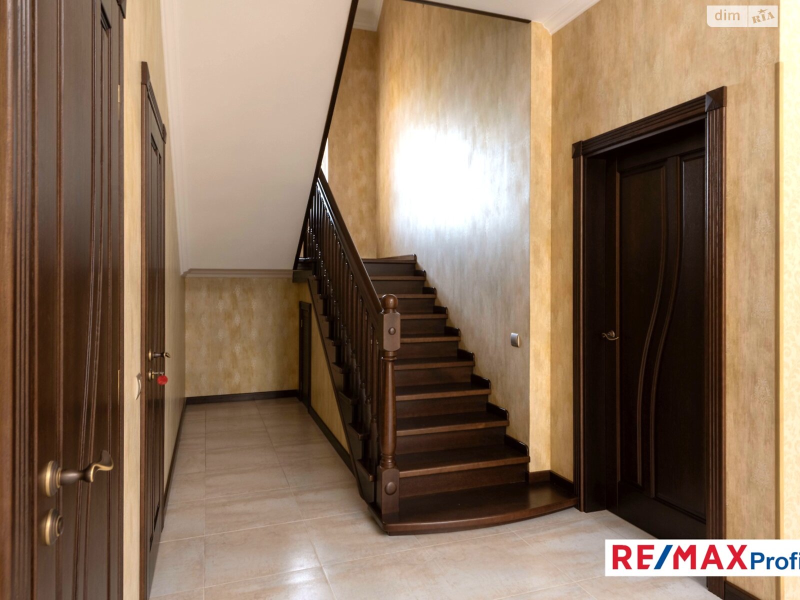 двоповерховий будинок з гаражем, 260 кв. м, цегла. Продаж у Хотові фото 1 двоповерховий будинок з гаражем, 260 кв. м, цегла. Продаж у Хотові фото 1