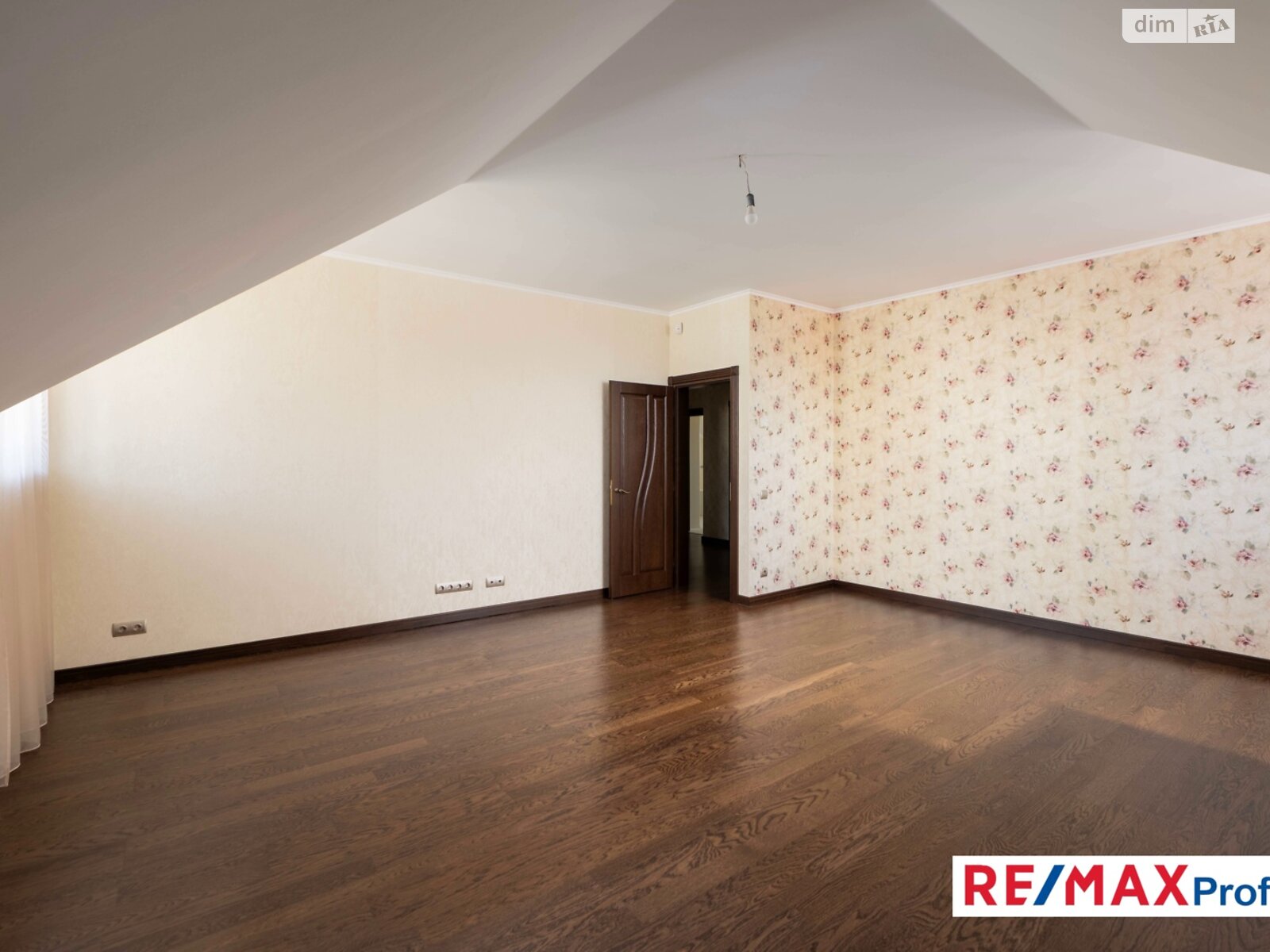двоповерховий будинок з гаражем, 260 кв. м, цегла. Продаж у Хотові фото 1 двоповерховий будинок з гаражем, 260 кв. м, цегла. Продаж у Хотові фото 1