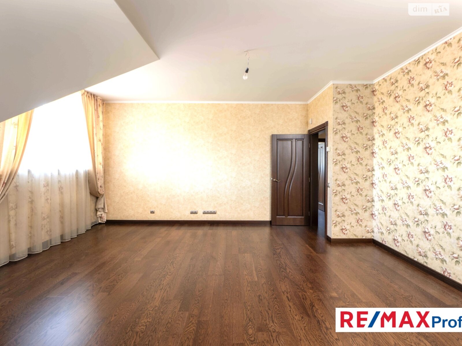 двоповерховий будинок з гаражем, 260 кв. м, цегла. Продаж у Хотові фото 1 двоповерховий будинок з гаражем, 260 кв. м, цегла. Продаж у Хотові фото 1