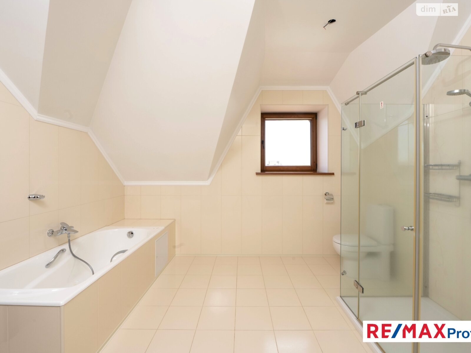 двоповерховий будинок з гаражем, 260 кв. м, цегла. Продаж у Хотові фото 1 двоповерховий будинок з гаражем, 260 кв. м, цегла. Продаж у Хотові фото 1