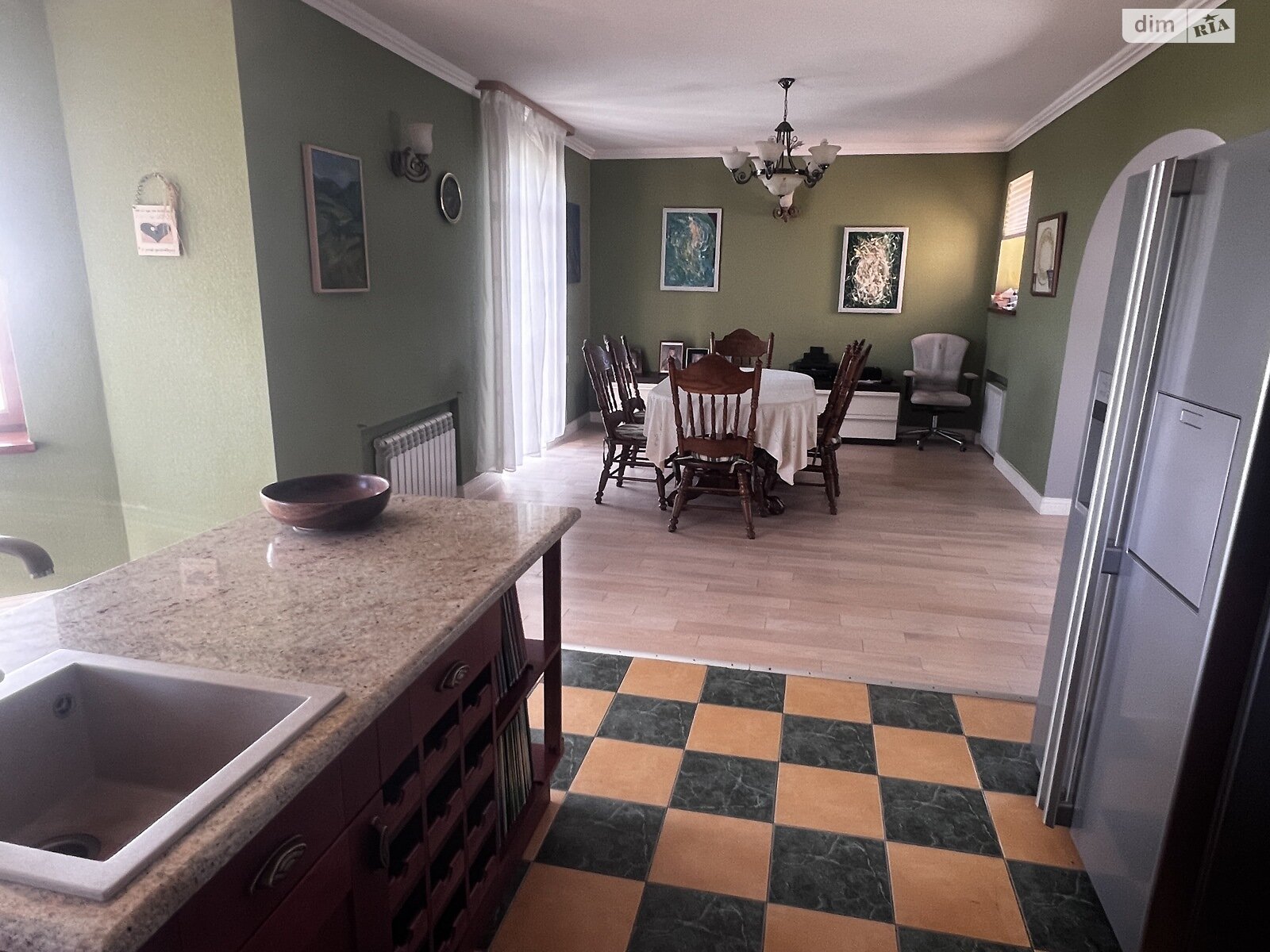 триповерховий будинок, 280 кв. м, цегла. Продаж у Хотові фото 1 триповерховий будинок, 280 кв. м, цегла. Продаж у Хотові фото 1