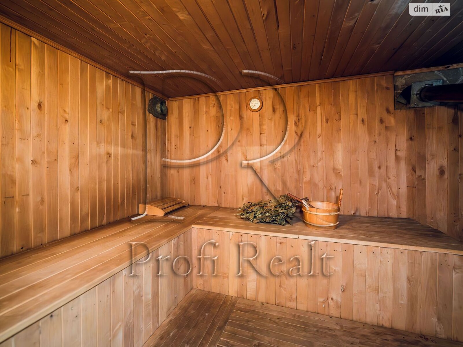 триповерховий будинок з балконом, 290 кв. м, цегла. Продаж у Хотові фото 1 триповерховий будинок з балконом, 290 кв. м, цегла. Продаж у Хотові фото 1
