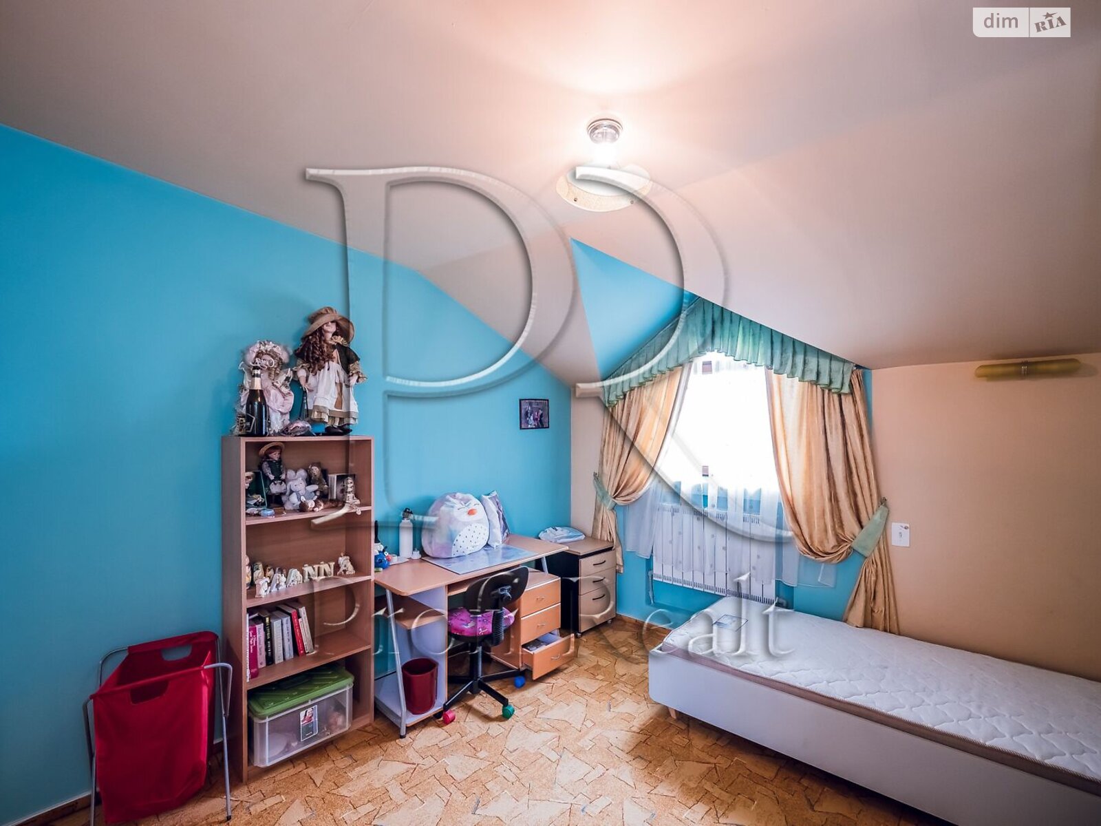 триповерховий будинок з балконом, 290 кв. м, цегла. Продаж у Хотові фото 1 триповерховий будинок з балконом, 290 кв. м, цегла. Продаж у Хотові фото 1
