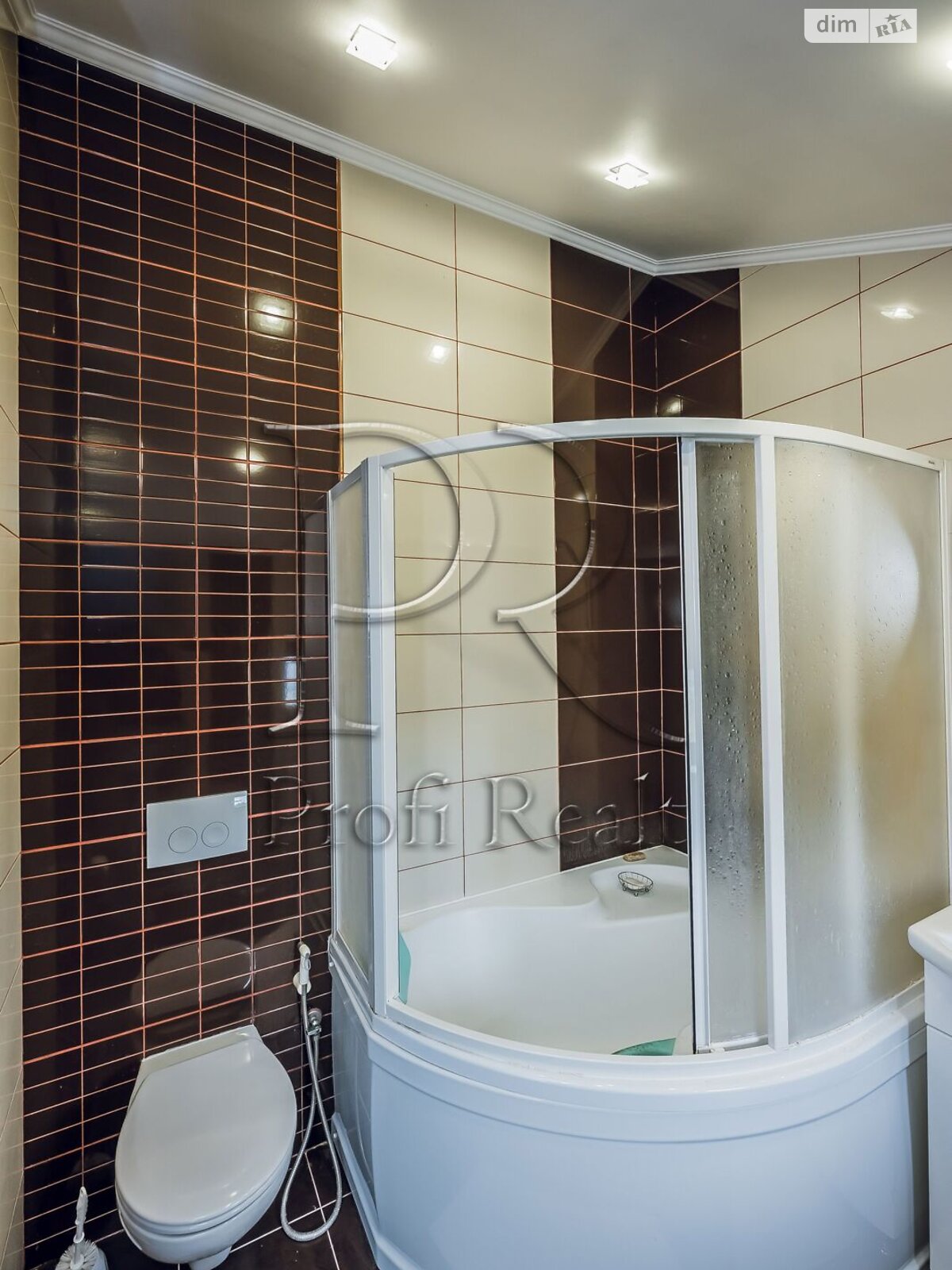 триповерховий будинок з балконом, 290 кв. м, цегла. Продаж у Хотові фото 1 триповерховий будинок з балконом, 290 кв. м, цегла. Продаж у Хотові фото 1