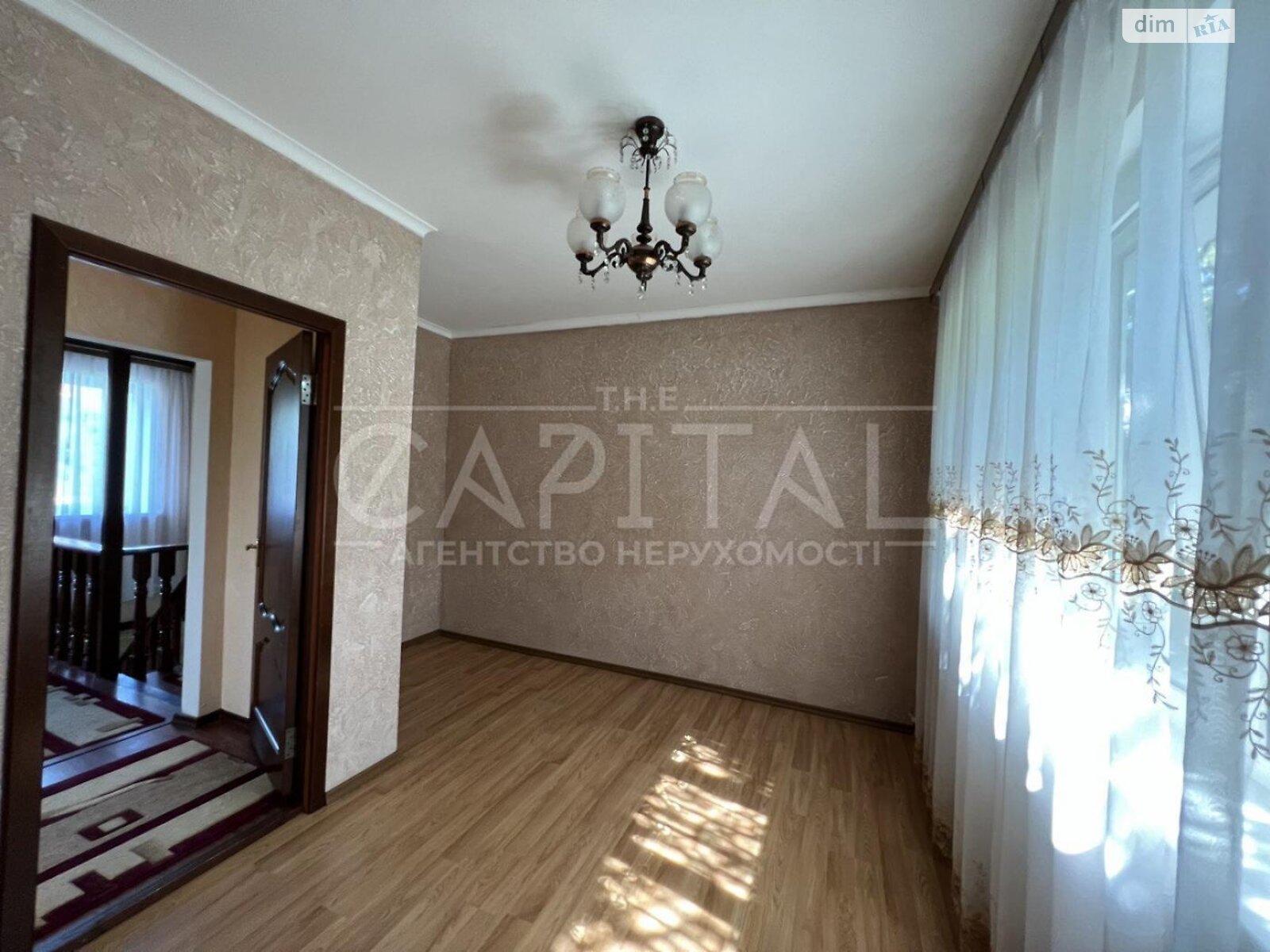 двухэтажный дом с гаражом, 230 кв. м, кирпич. Продажа в Хотове фото 1