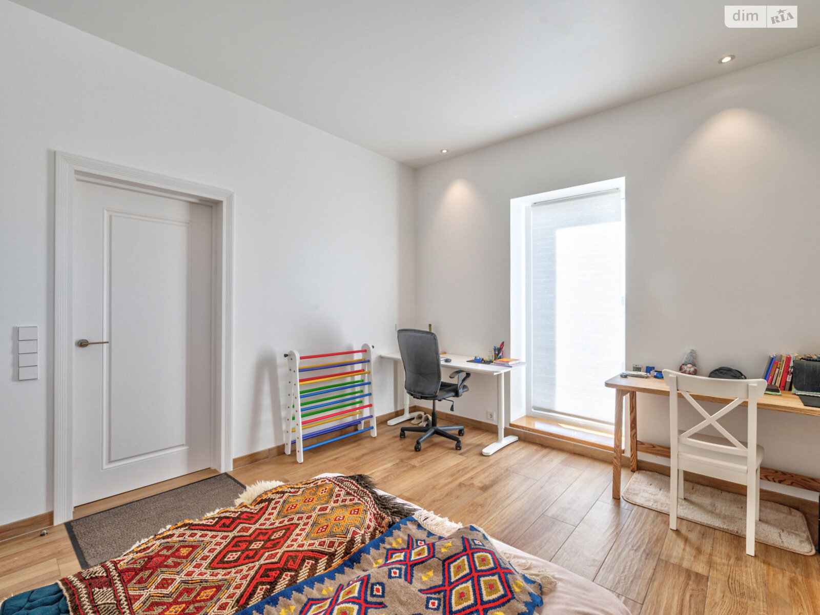 двухэтажный дом с верандой, 280 кв. м, кирпич. Продажа в Хотове фото 1