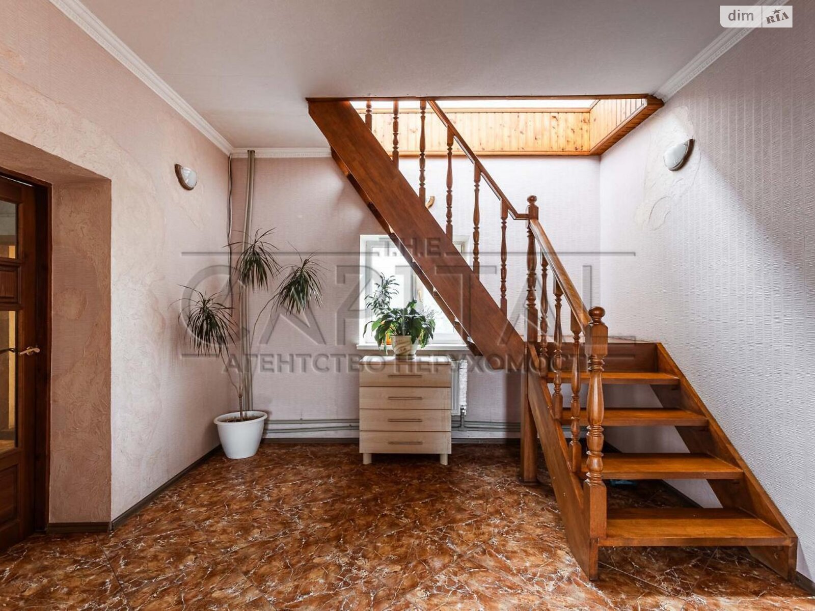 двухэтажный дом с гаражом, 140 кв. м, кирпич. Продажа в Хотове фото 1