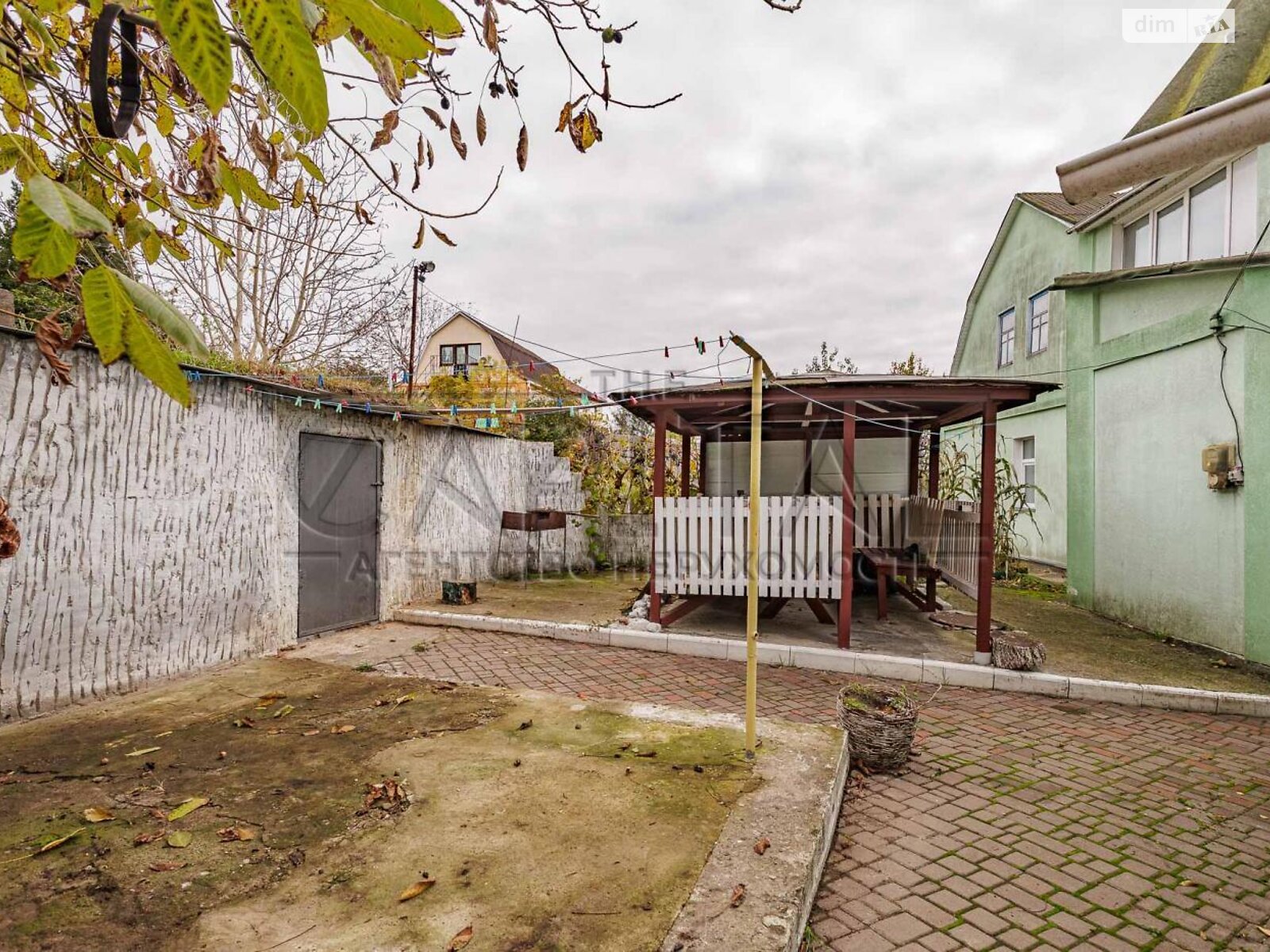 двухэтажный дом с гаражом, 140 кв. м, кирпич. Продажа в Хотове фото 1