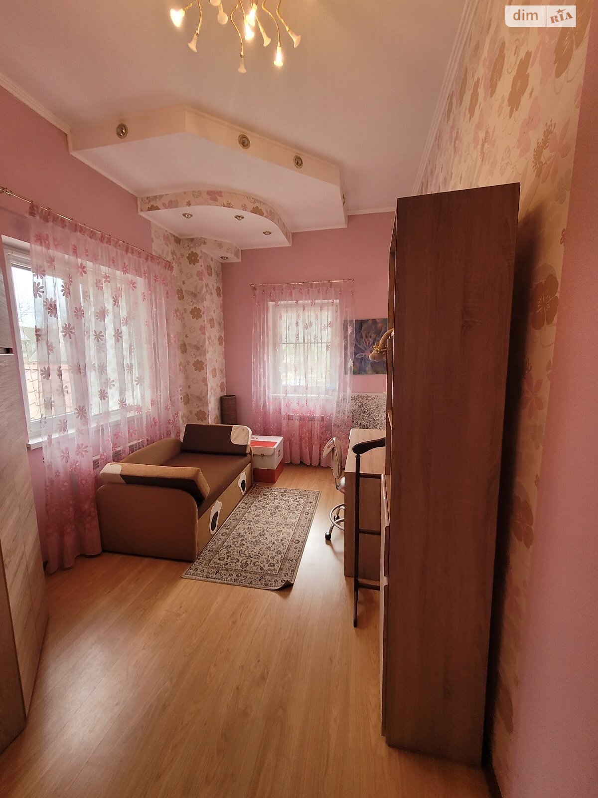 трехэтажный дом с гаражом, 280 кв. м, кирпич. Продажа в Хотяновке фото 1 трехэтажный дом с гаражом, 280 кв. м, кирпич. Продажа в Хотяновке фото 1