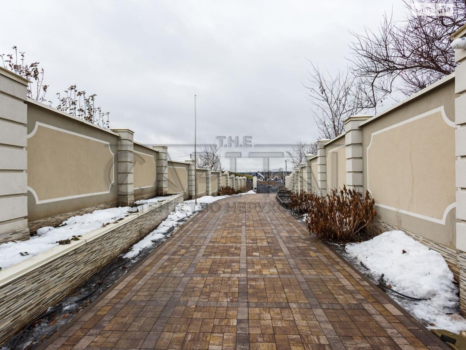 триповерховий будинок з гаражем, 365 кв. м, цегла. Продаж у Хотянівці фото 1