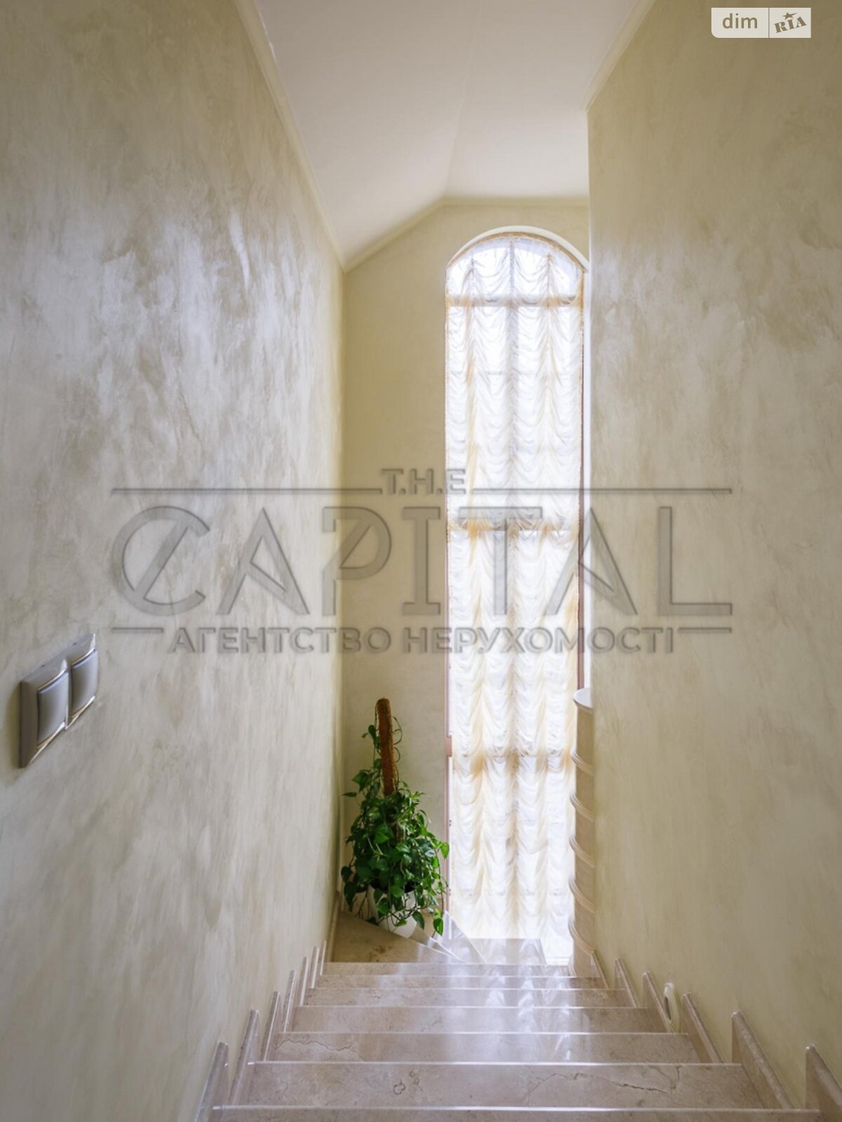 триповерховий будинок з гаражем, 365 кв. м, цегла. Продаж у Хотянівці фото 1