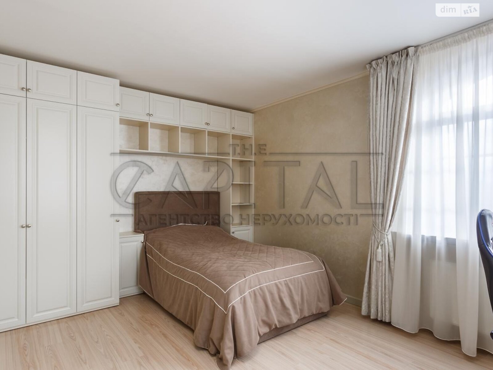 триповерховий будинок з гаражем, 365 кв. м, цегла. Продаж у Хотянівці фото 1