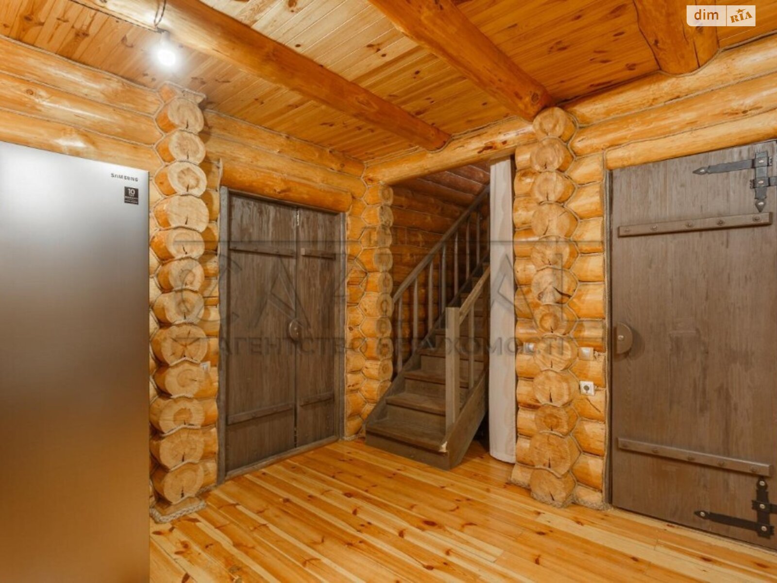 трехэтажный дом с отоплением, 365 кв. м, кирпич. Продажа в Хотяновке фото 1 трехэтажный дом с отоплением, 365 кв. м, кирпич. Продажа в Хотяновке фото 1