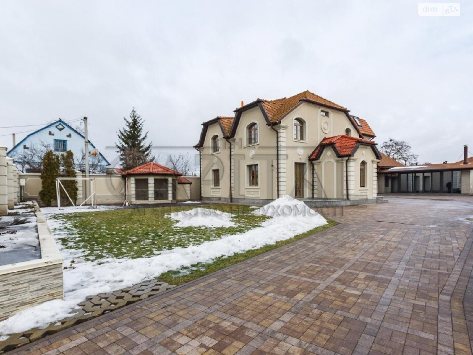 трехэтажный дом с отоплением, 365 кв. м, кирпич. Продажа в Хотяновке фото 1 трехэтажный дом с отоплением, 365 кв. м, кирпич. Продажа в Хотяновке фото 1
